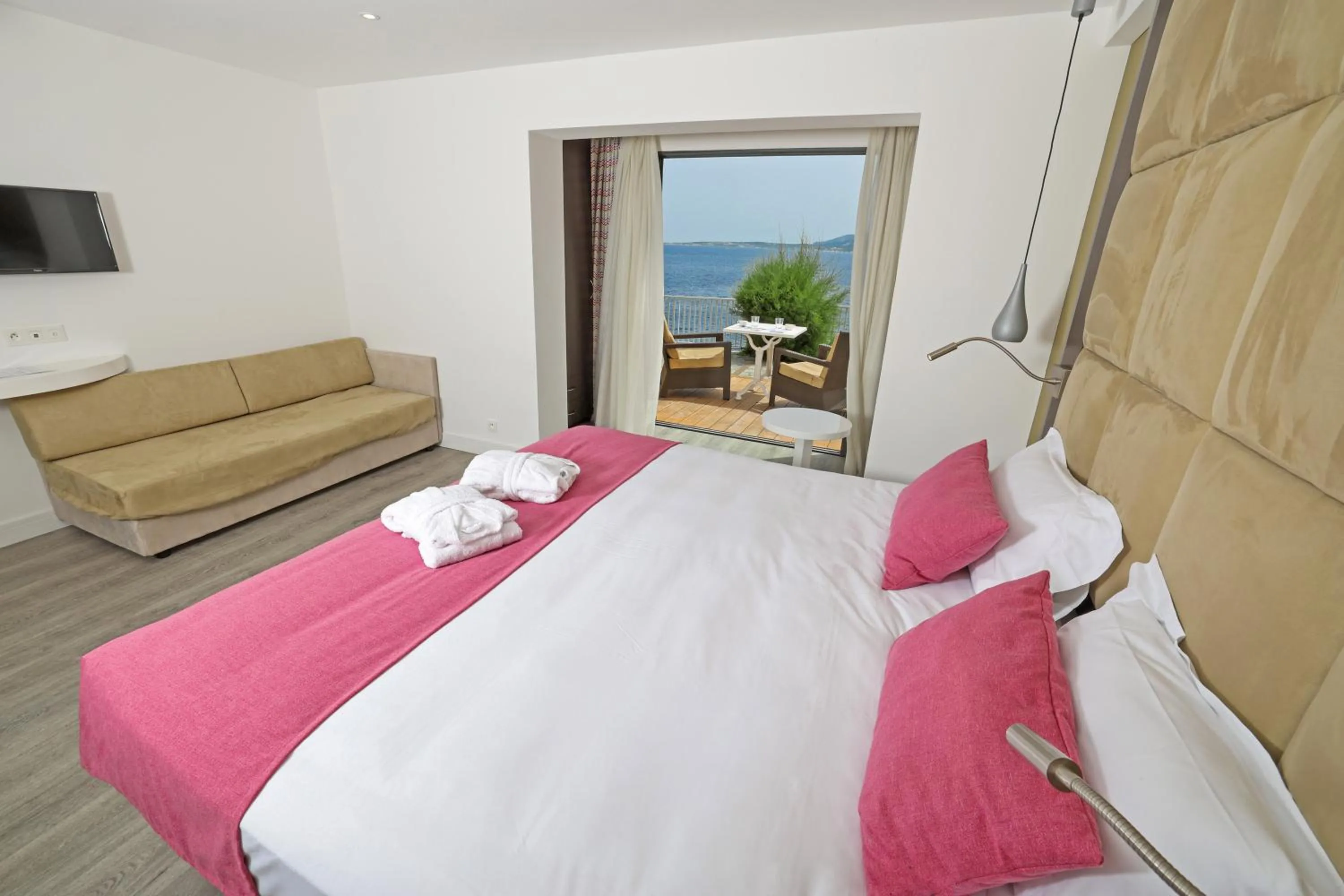 Photo of the whole room in Hotel Saint Christophe