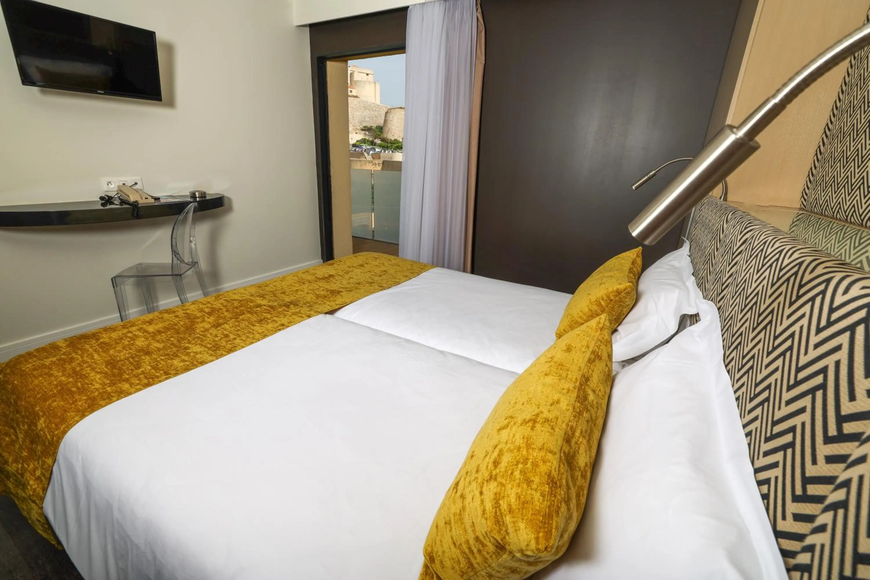 Photo of the whole room in Hotel Saint Christophe