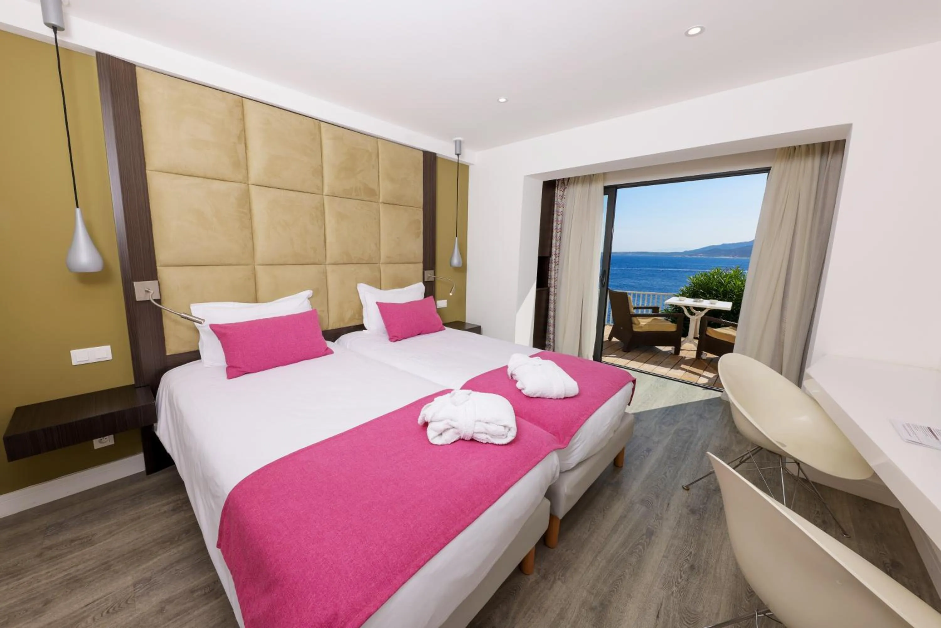 Photo of the whole room in Hotel Saint Christophe