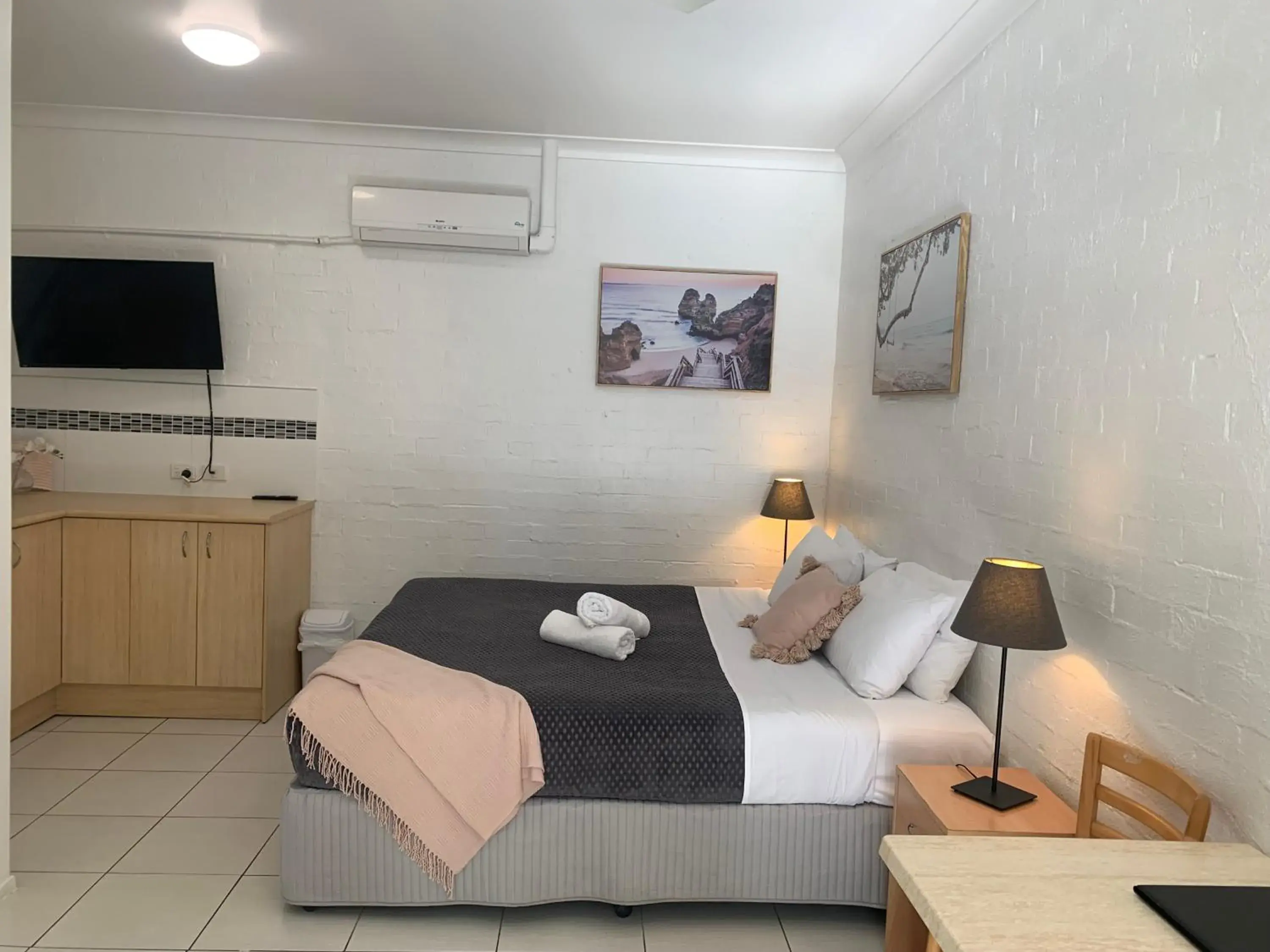 King Room in Ocean Shores Motel King Room in Ocean Shores Motel