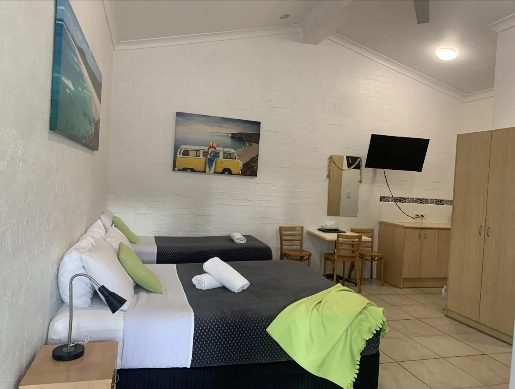 Bed in Ocean Shores Motel