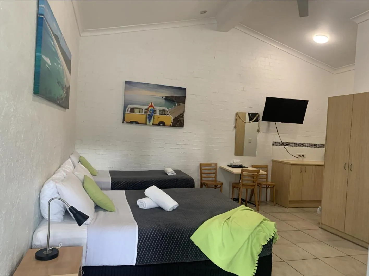 Bed in Ocean Shores Motel