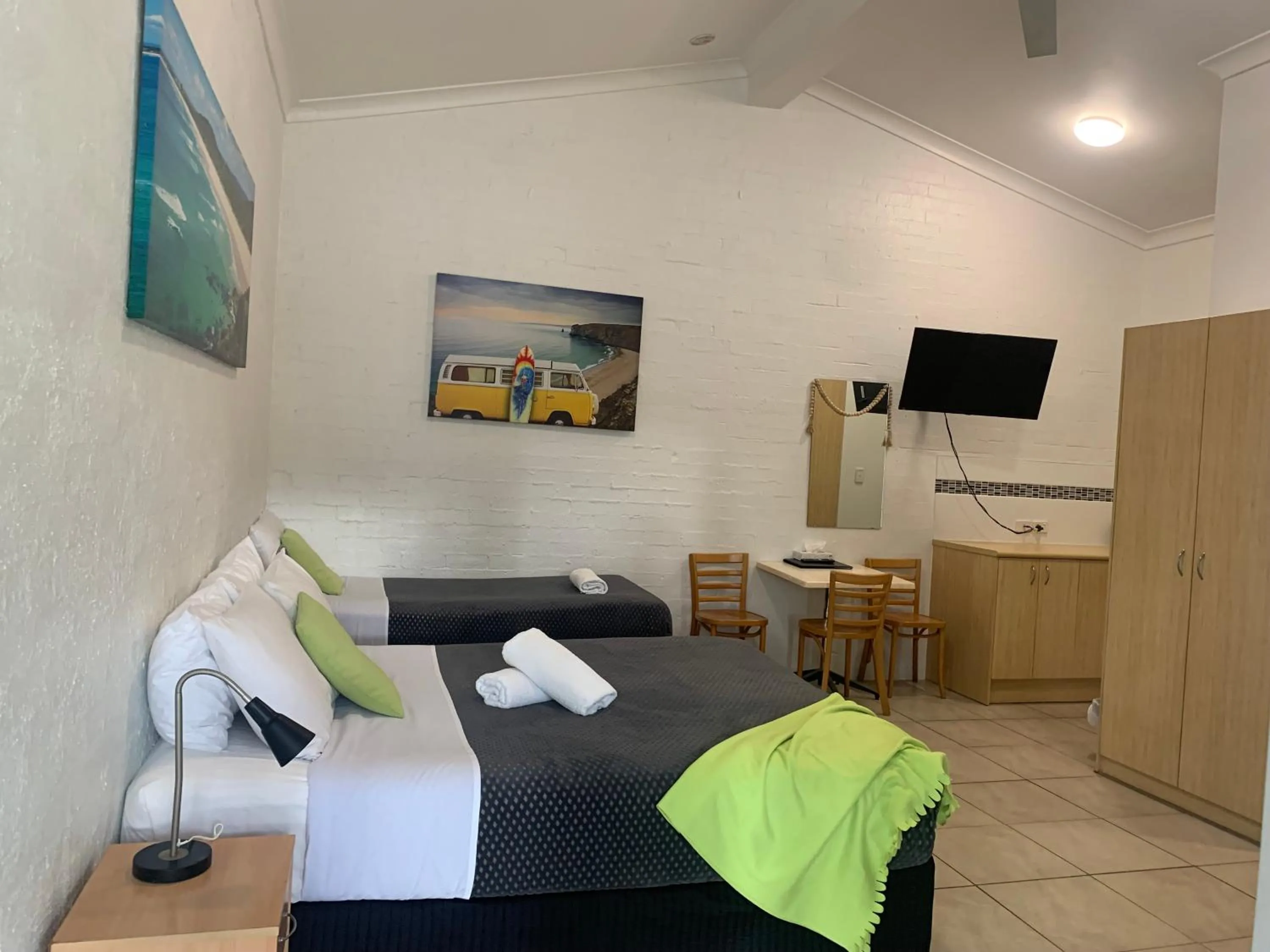 Bed in Ocean Shores Motel