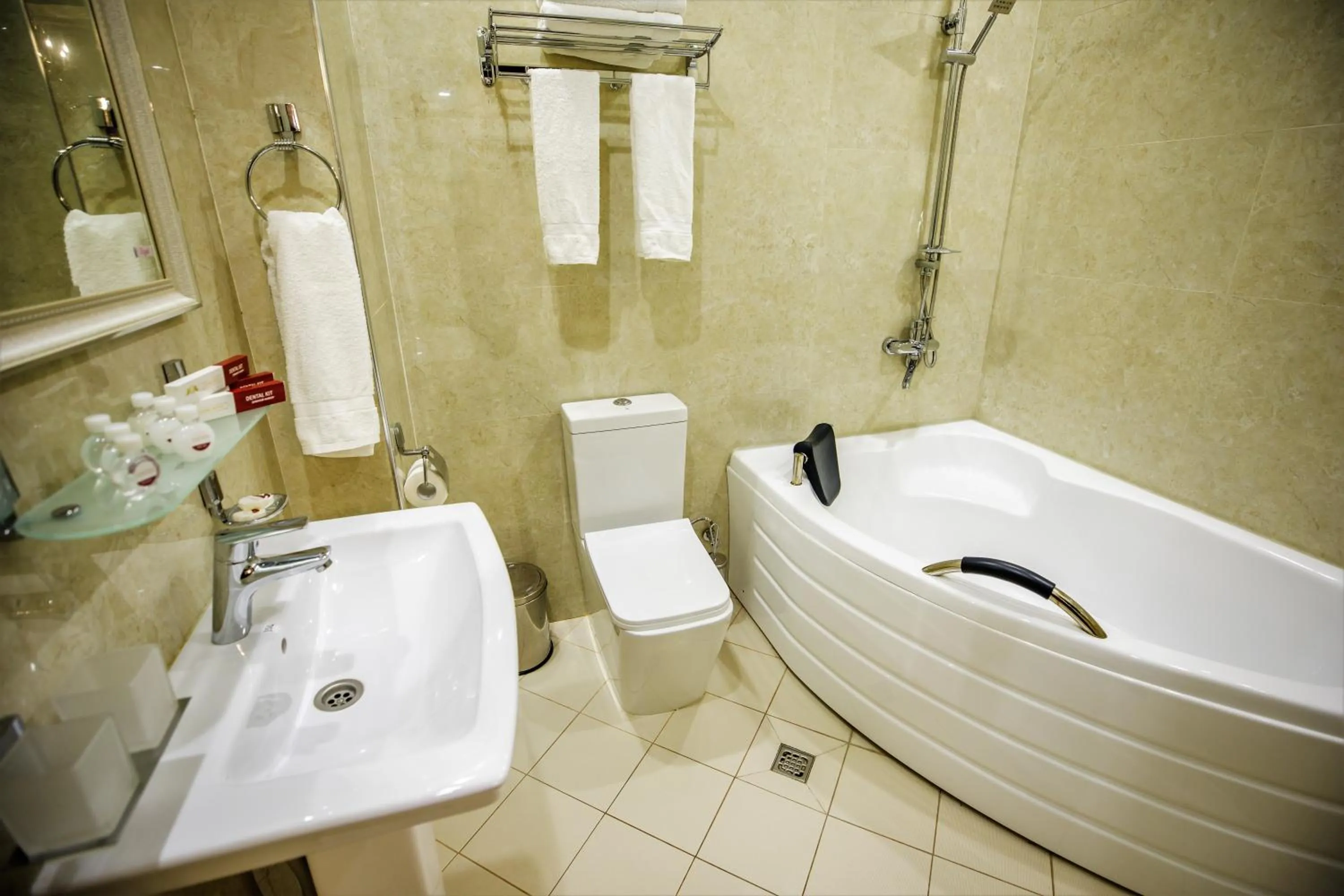 Bathroom in Leader Hotel