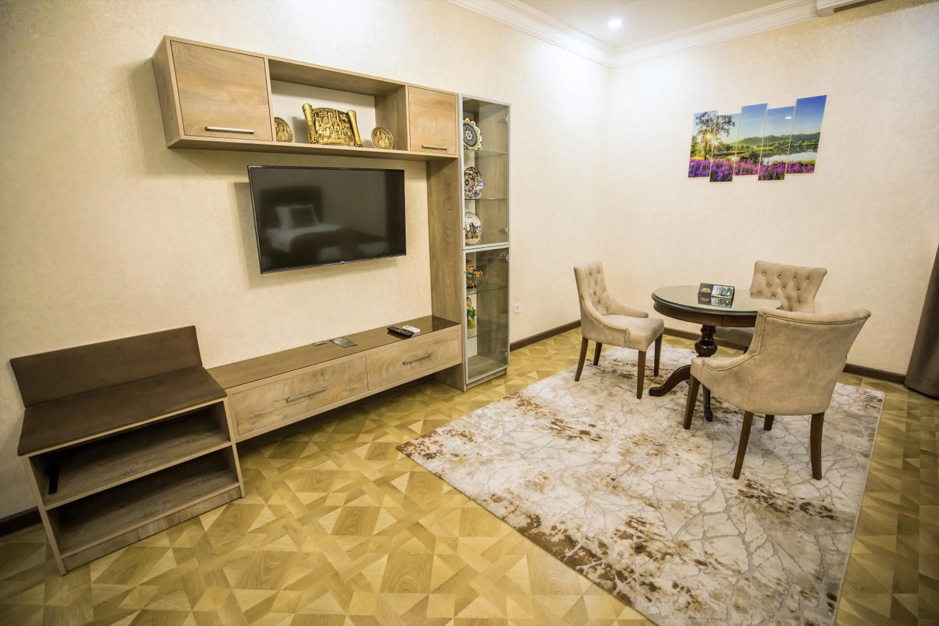 Dining area in Leader Hotel