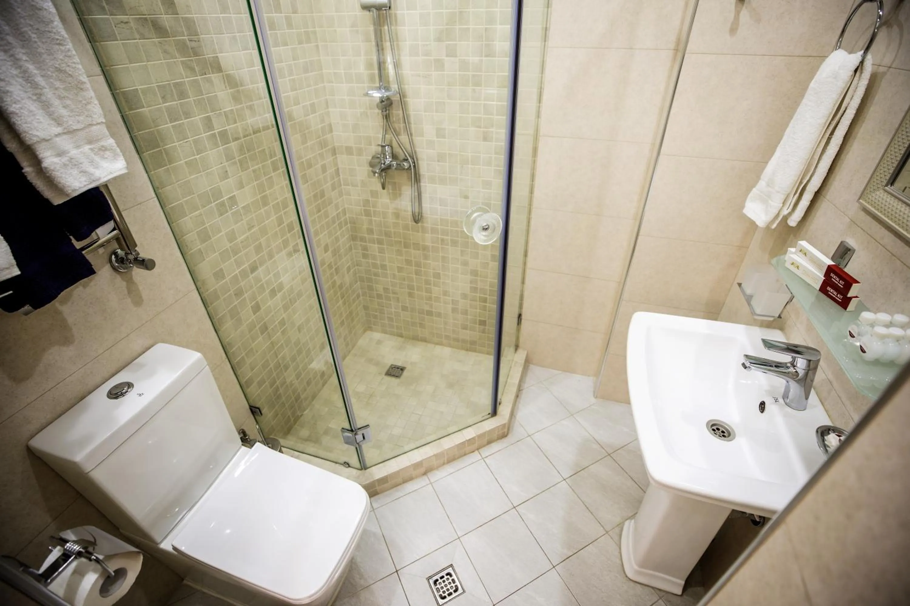 Bathroom in Leader Hotel