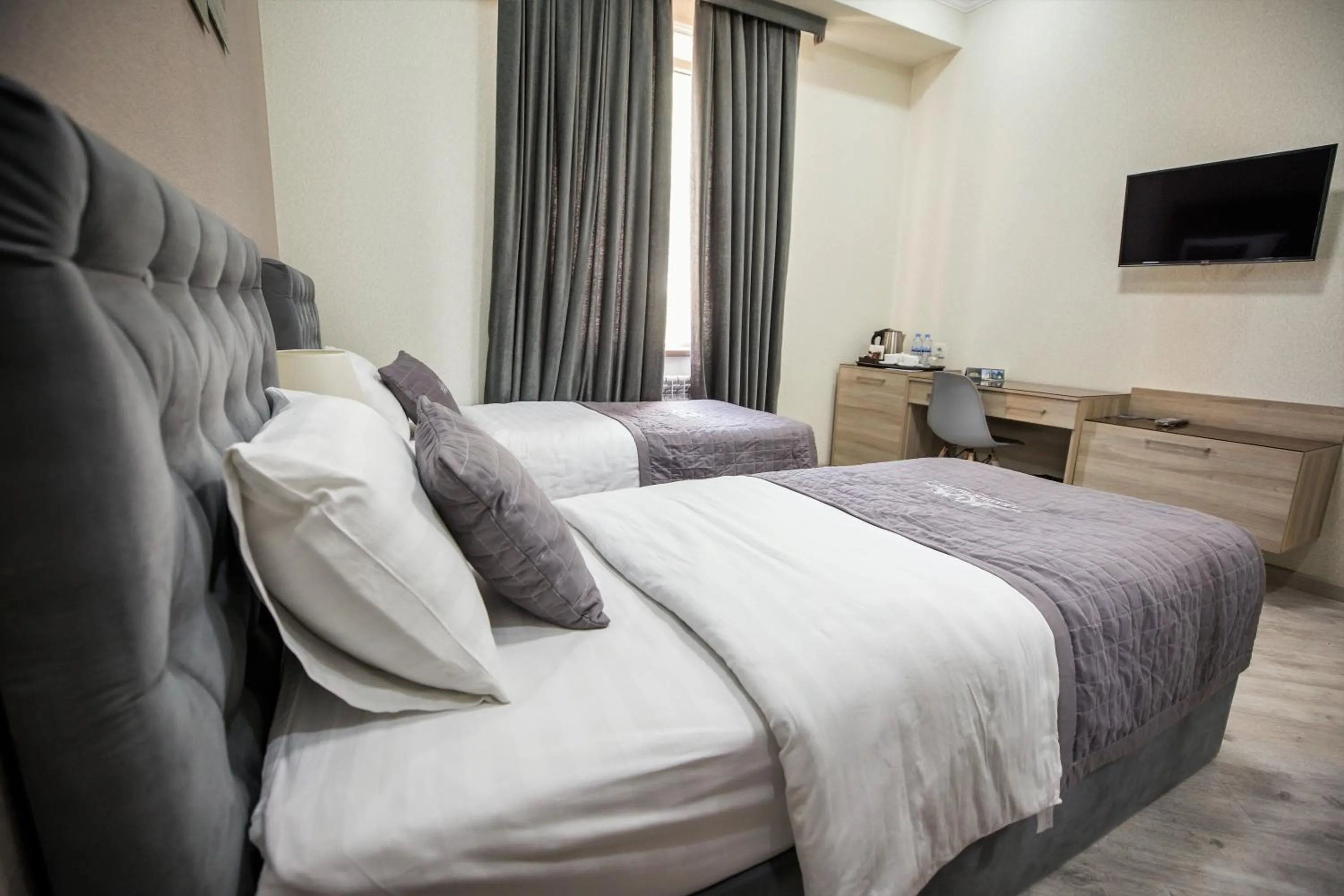 Photo of the whole room, Bed in Leader Hotel