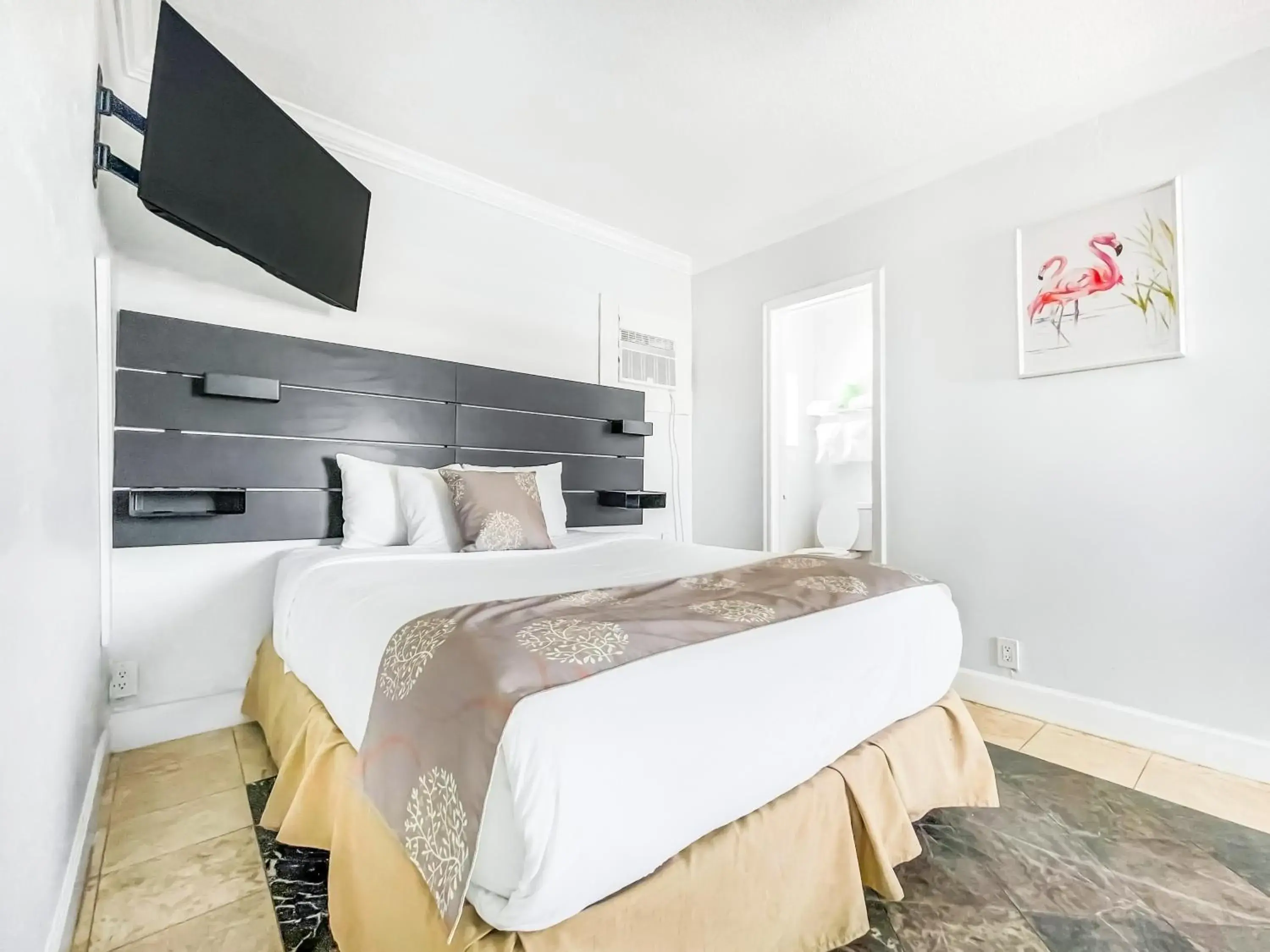 Apartment with Pool View in The Blue Wave Apartment with Pool View in The Blue Wave