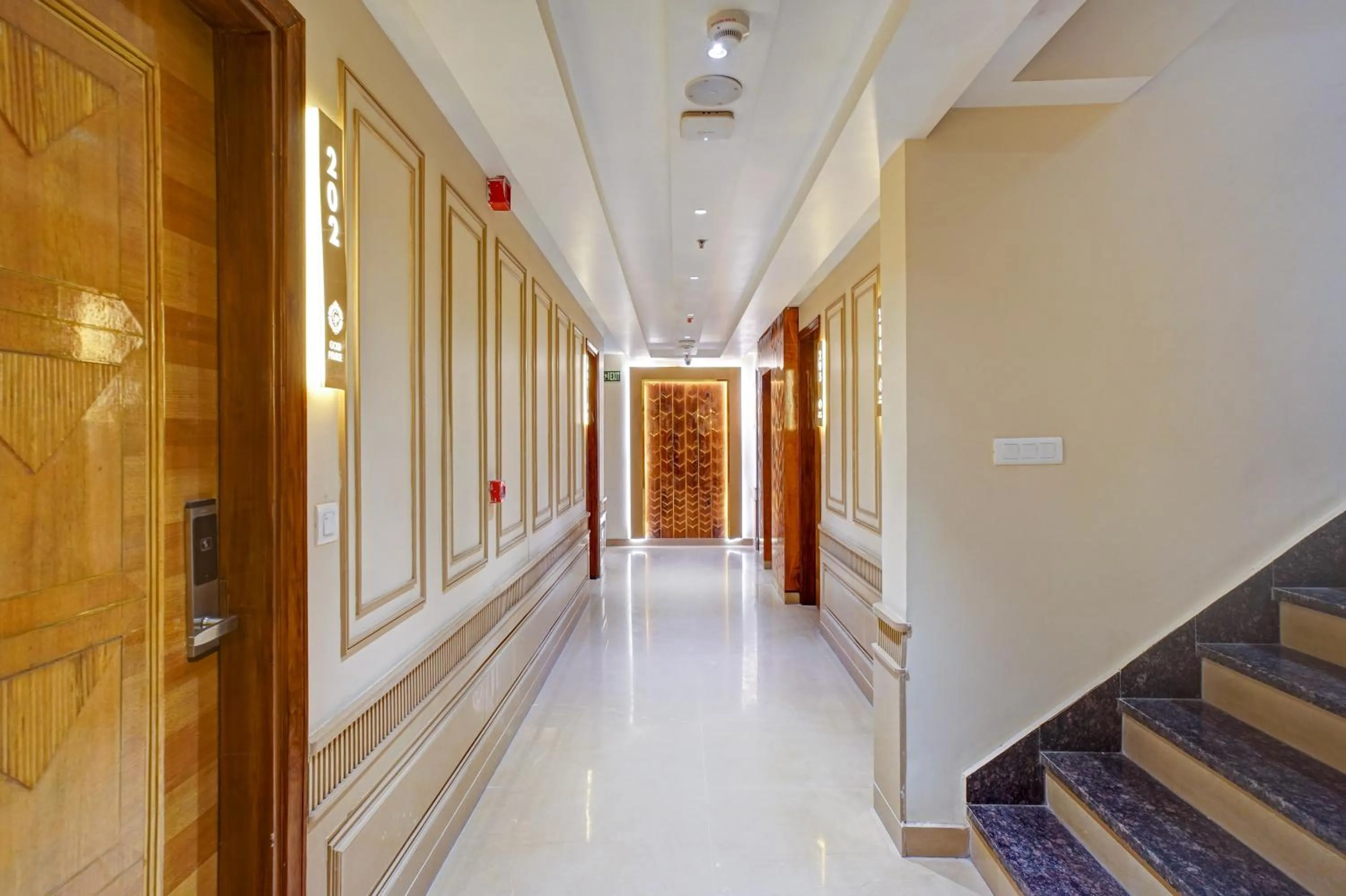 Area and facilities in Hotel Gold Palace - 03 Mins Walk From New Delhi Railway Station