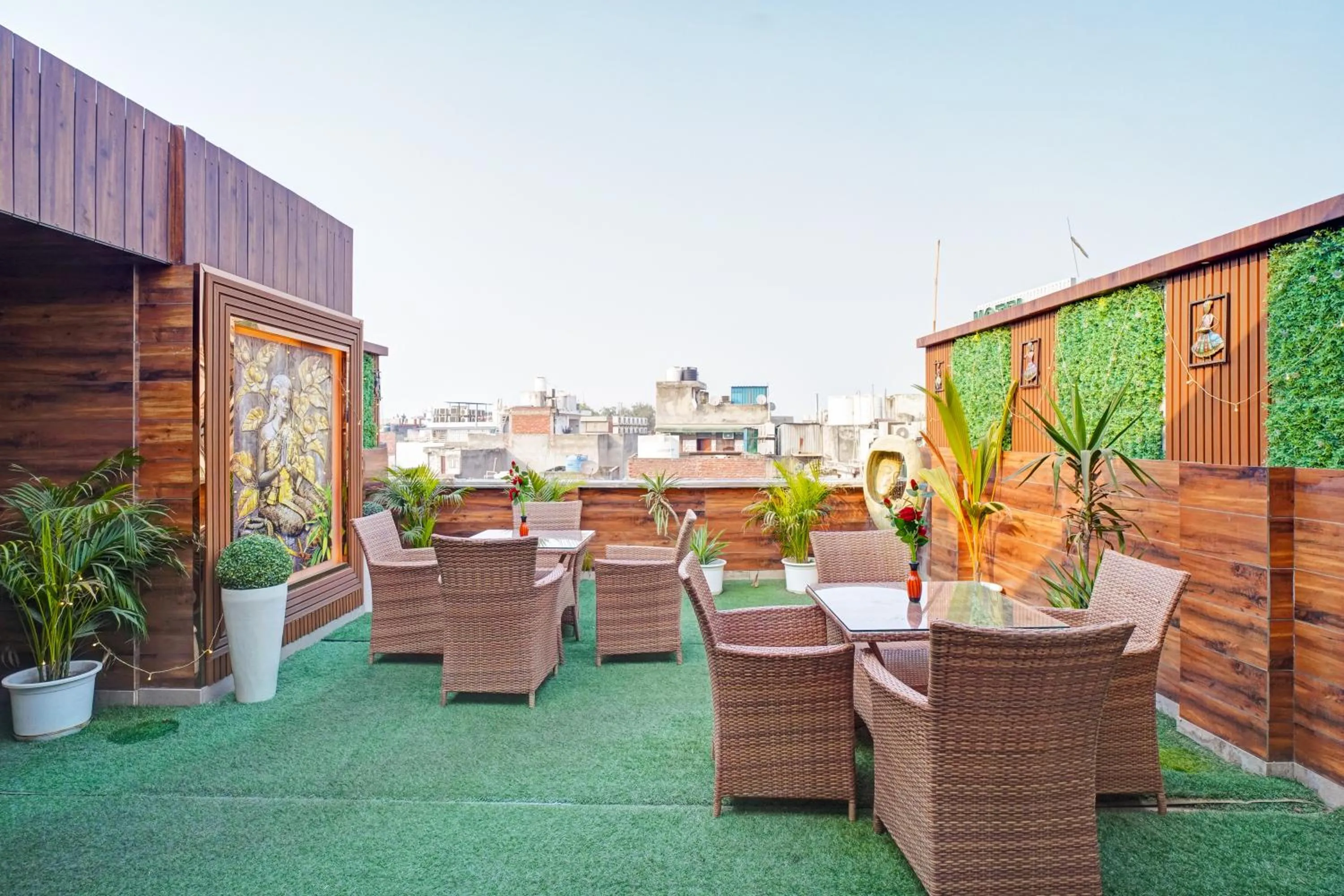 Day in Hotel Gold Palace - 03 Mins Walk From New Delhi Railway Station