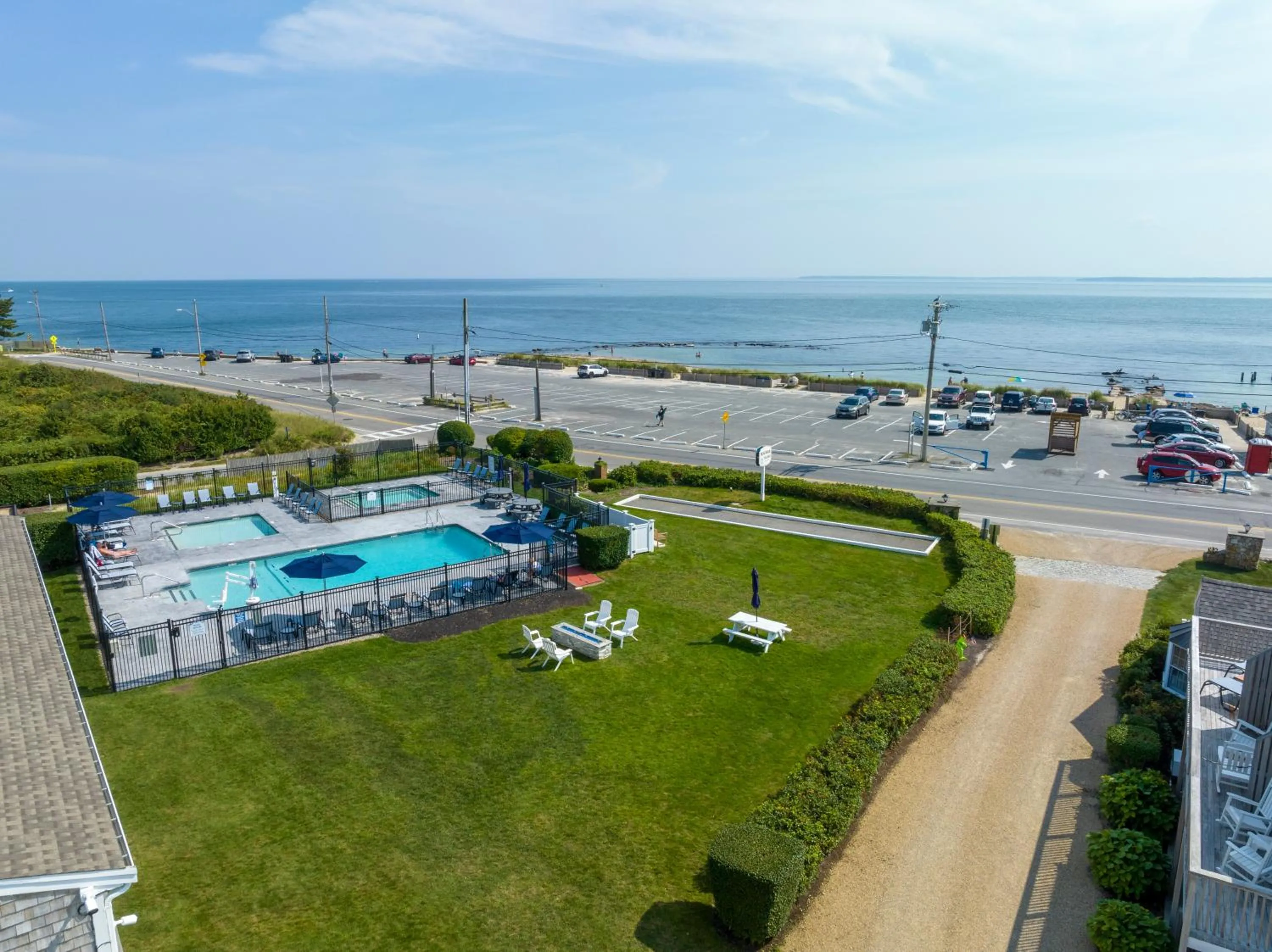 Swimming pool in Beachside Village Resort
