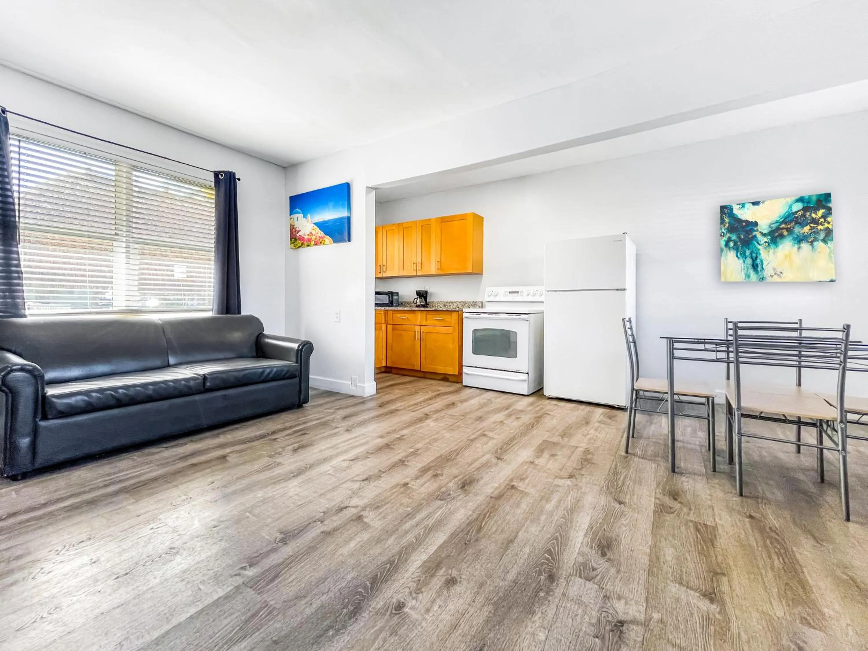 Living room in Hollywood Beach Seaside