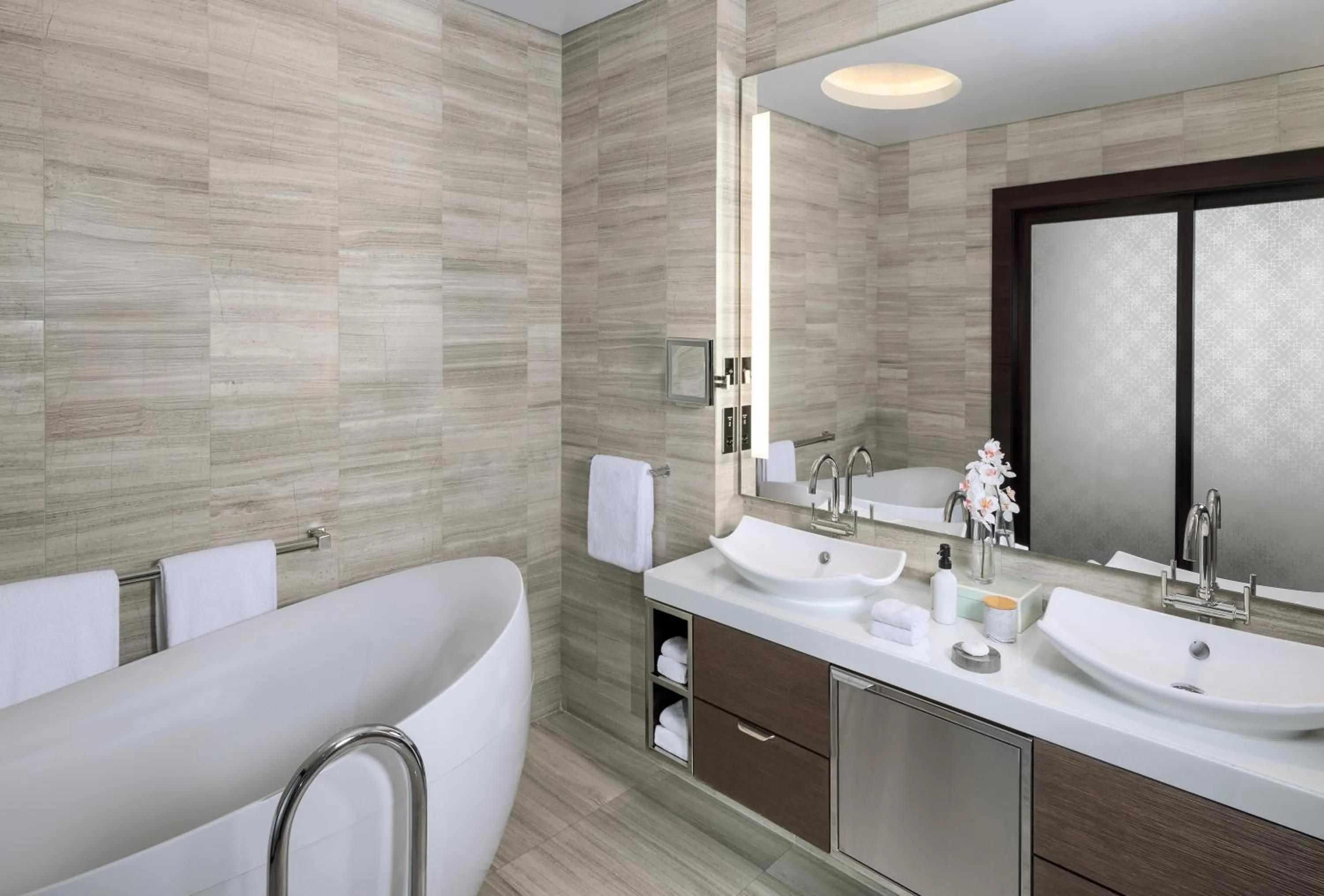 Bathroom in Rosewood Abu Dhabi
