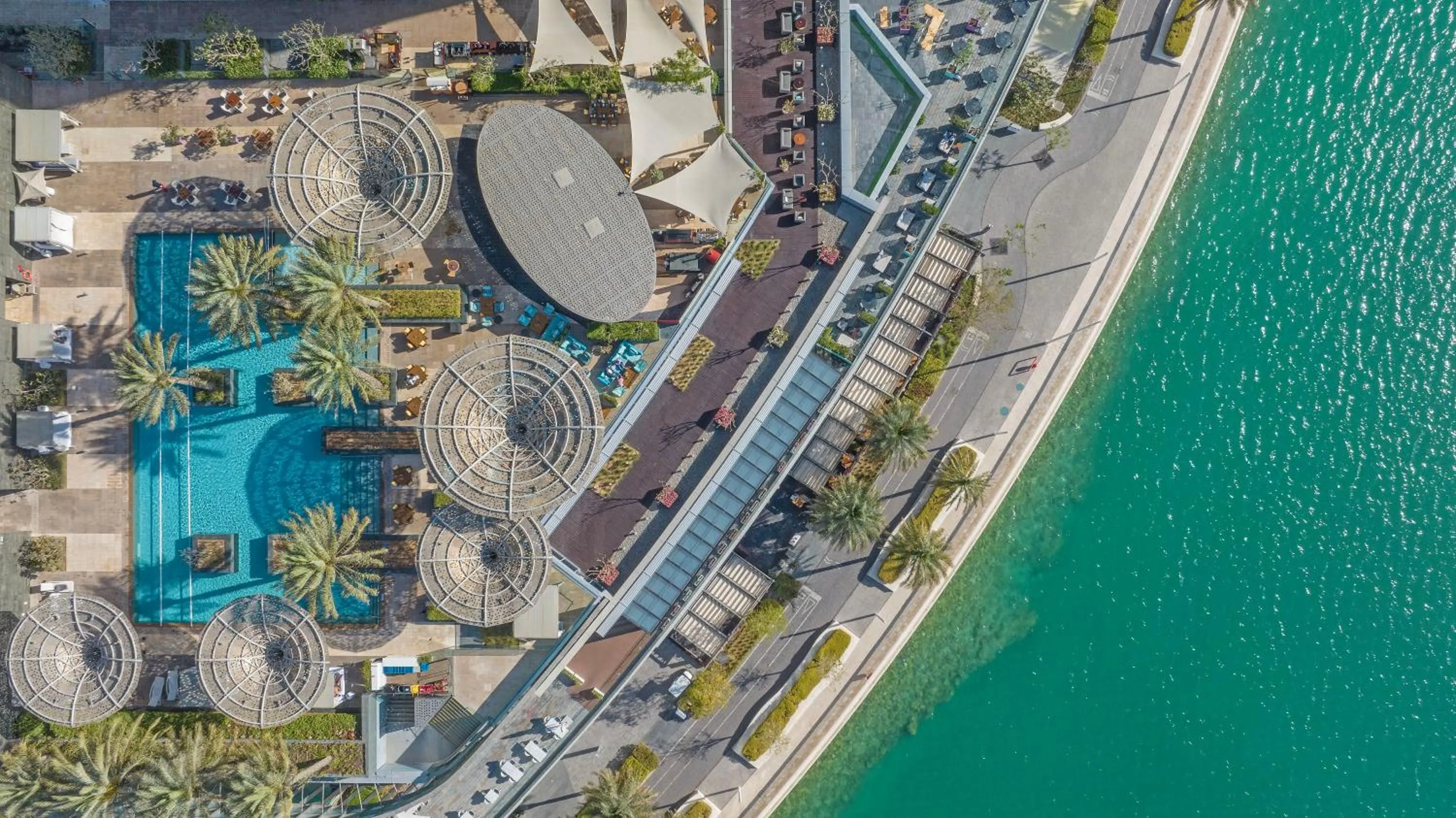 Swimming pool in Rosewood Abu Dhabi