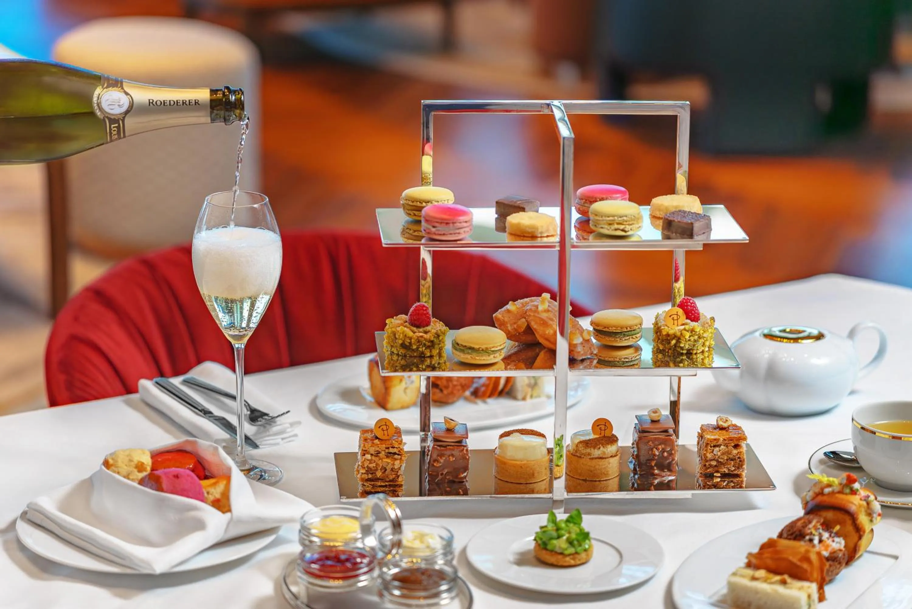 Restaurant/places to eat in Rosewood Abu Dhabi