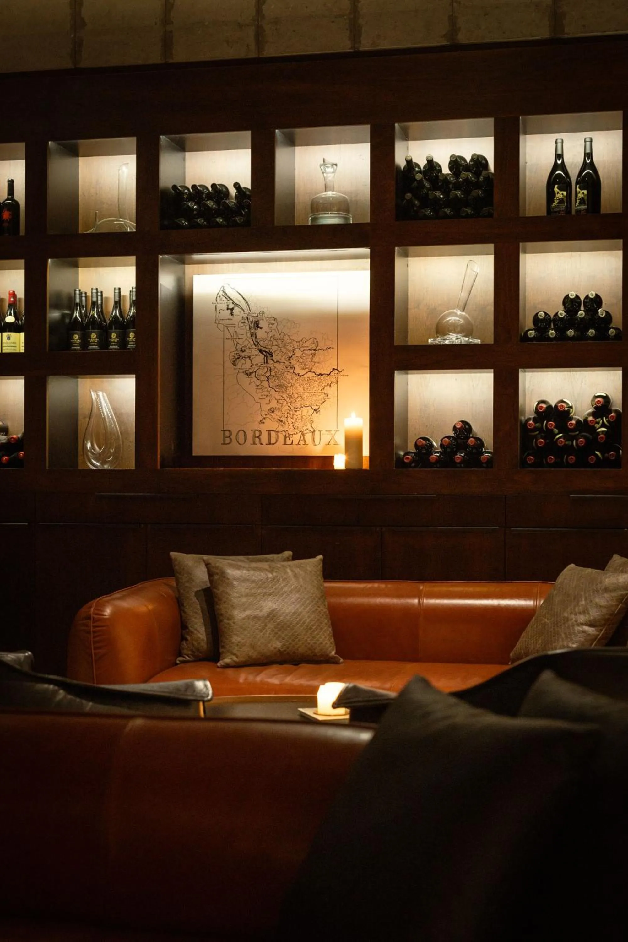 Lounge or bar in Rosewood Abu Dhabi