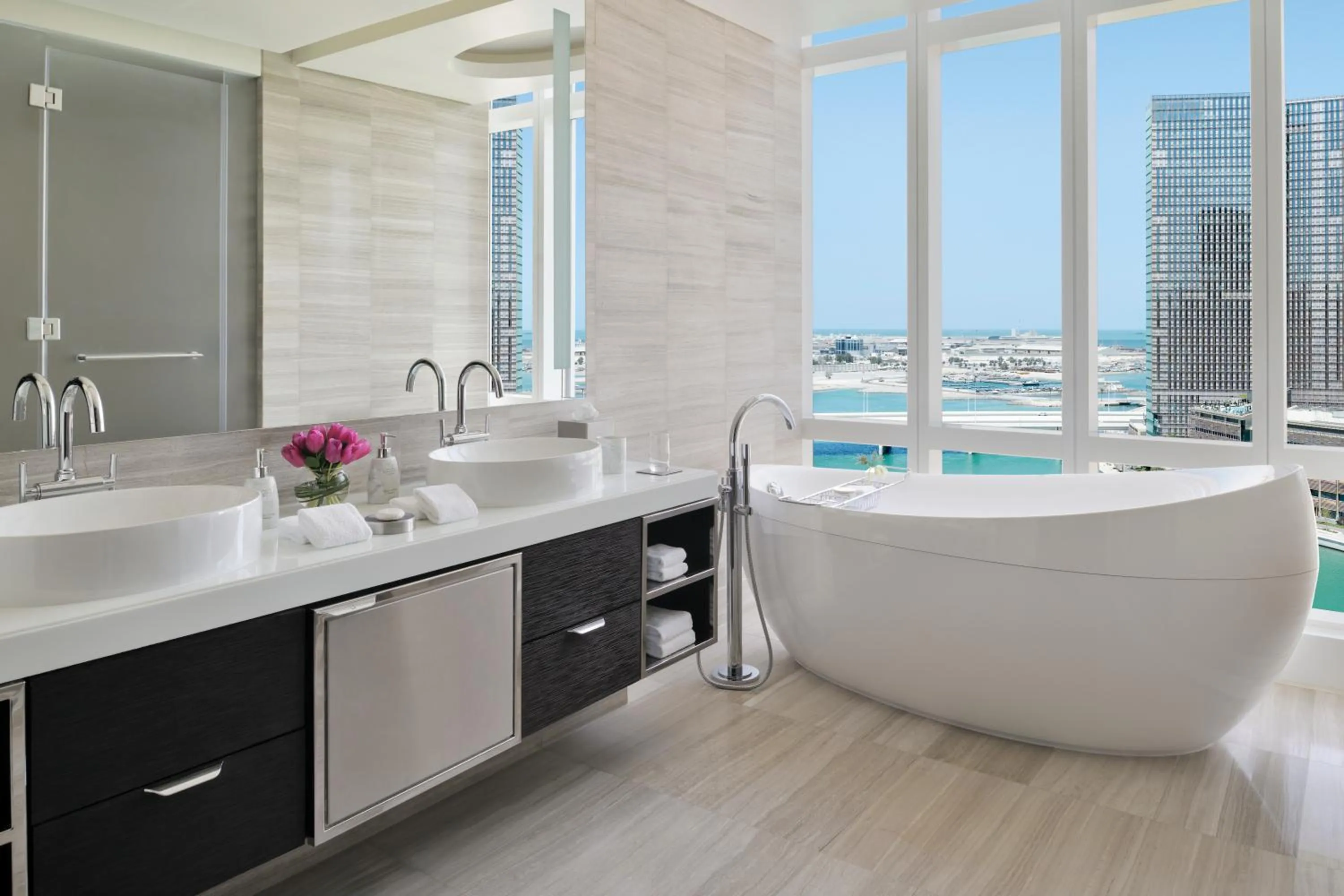 Bathroom in Rosewood Abu Dhabi