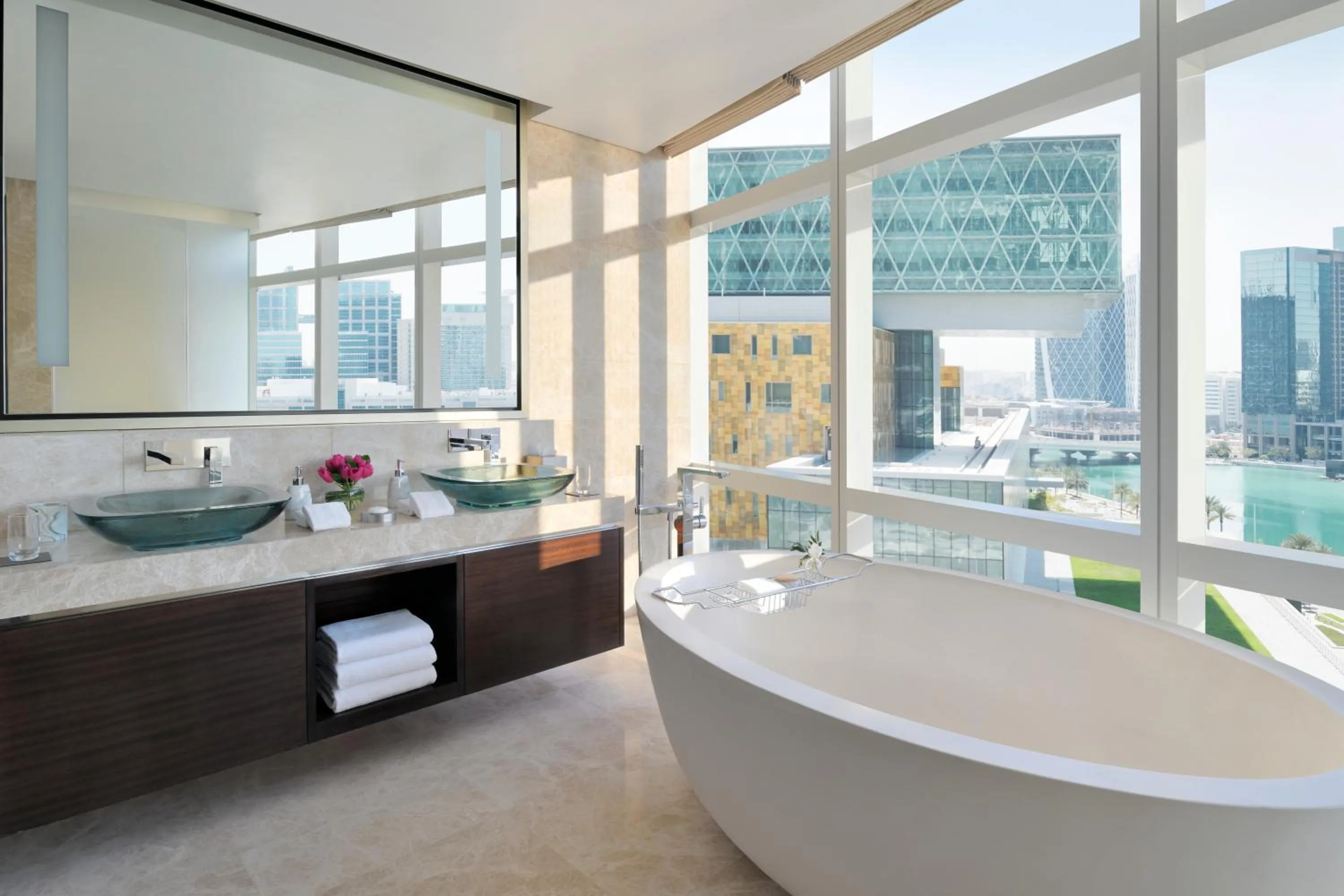 Bathroom in Rosewood Abu Dhabi