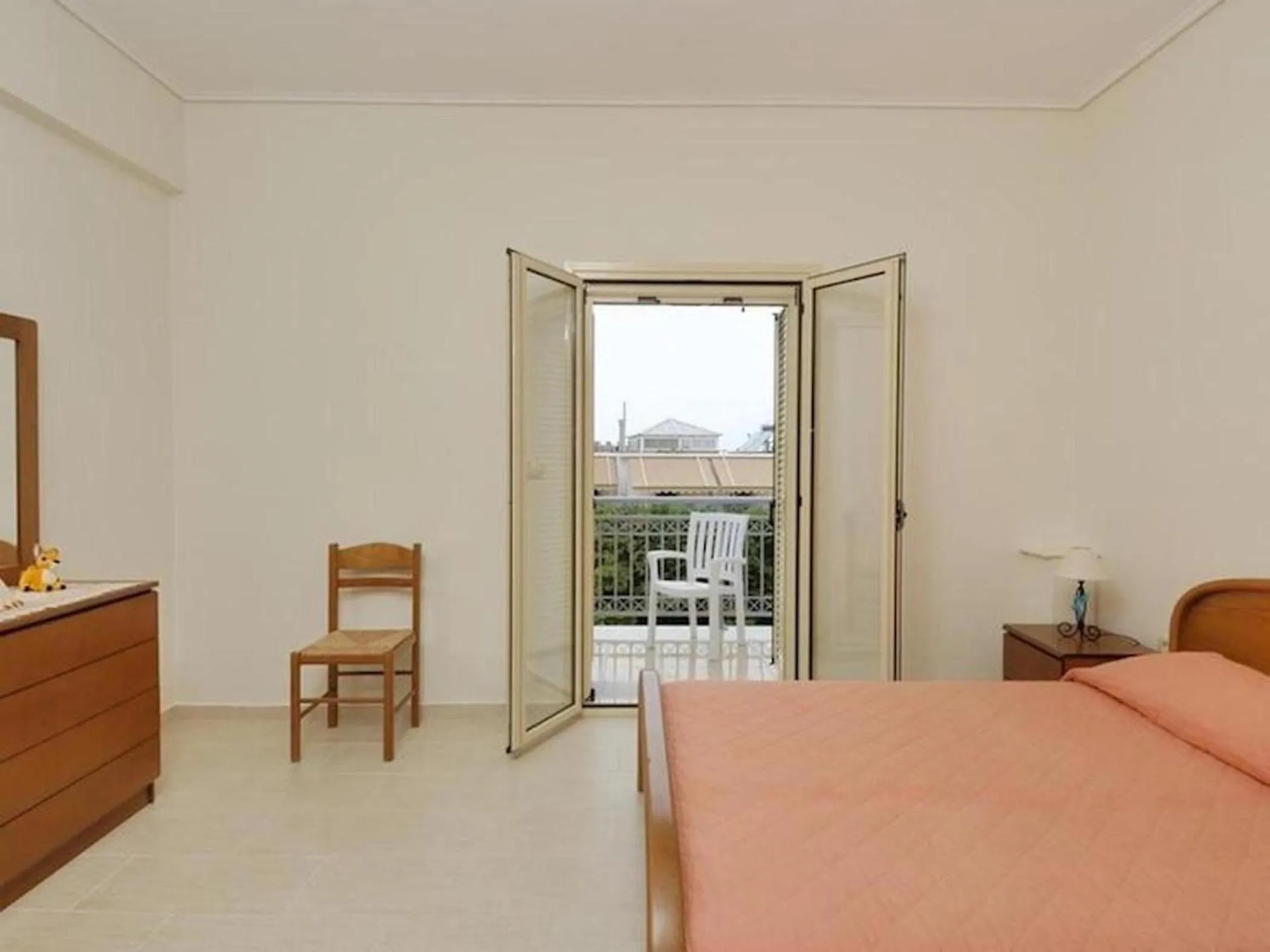 Bed in Manoleas Villas - Apartment 8