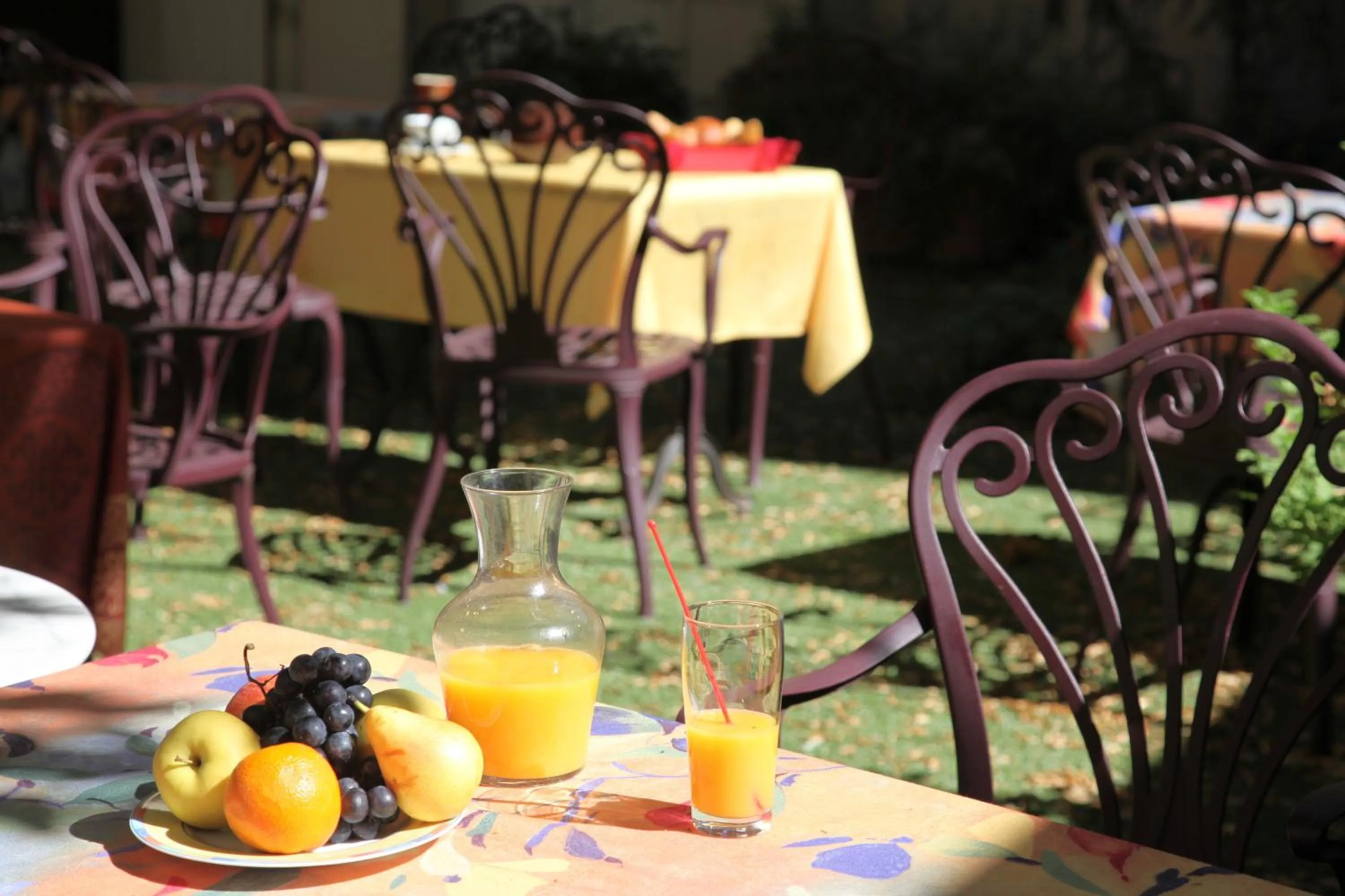 Food and drinks in Hôtel du Fiacre