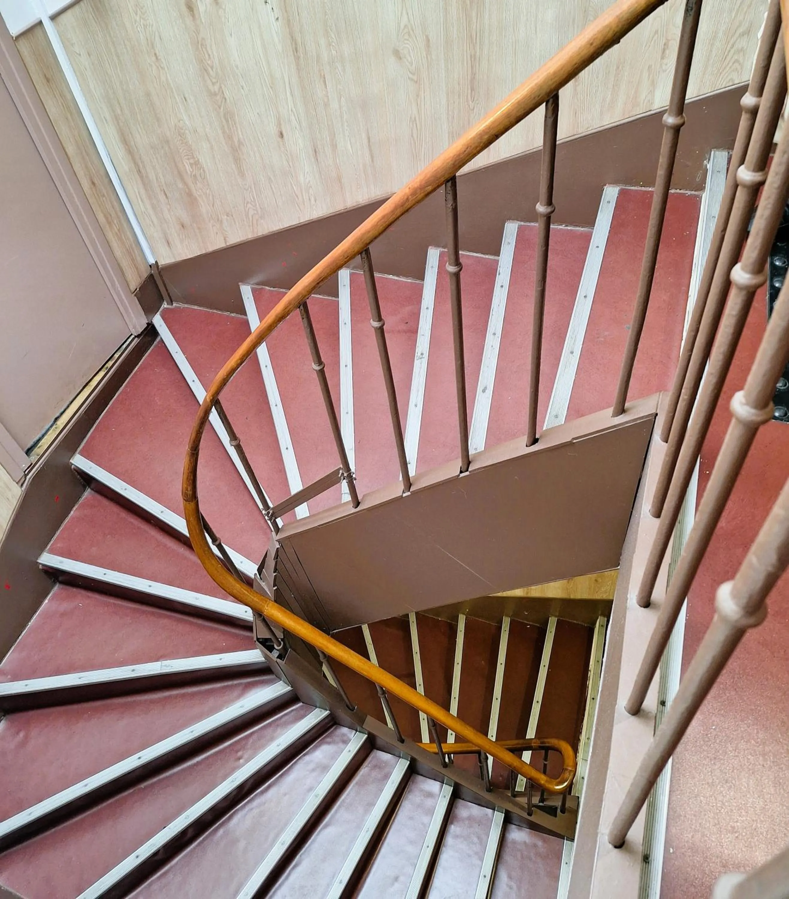 Property building in Hipotel Paris Gambetta République