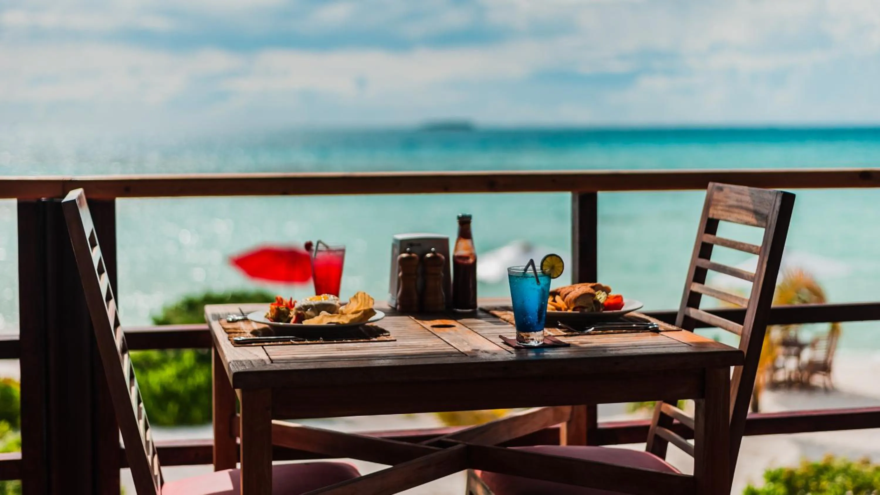 Food and drinks in Club Kaafu Maldives