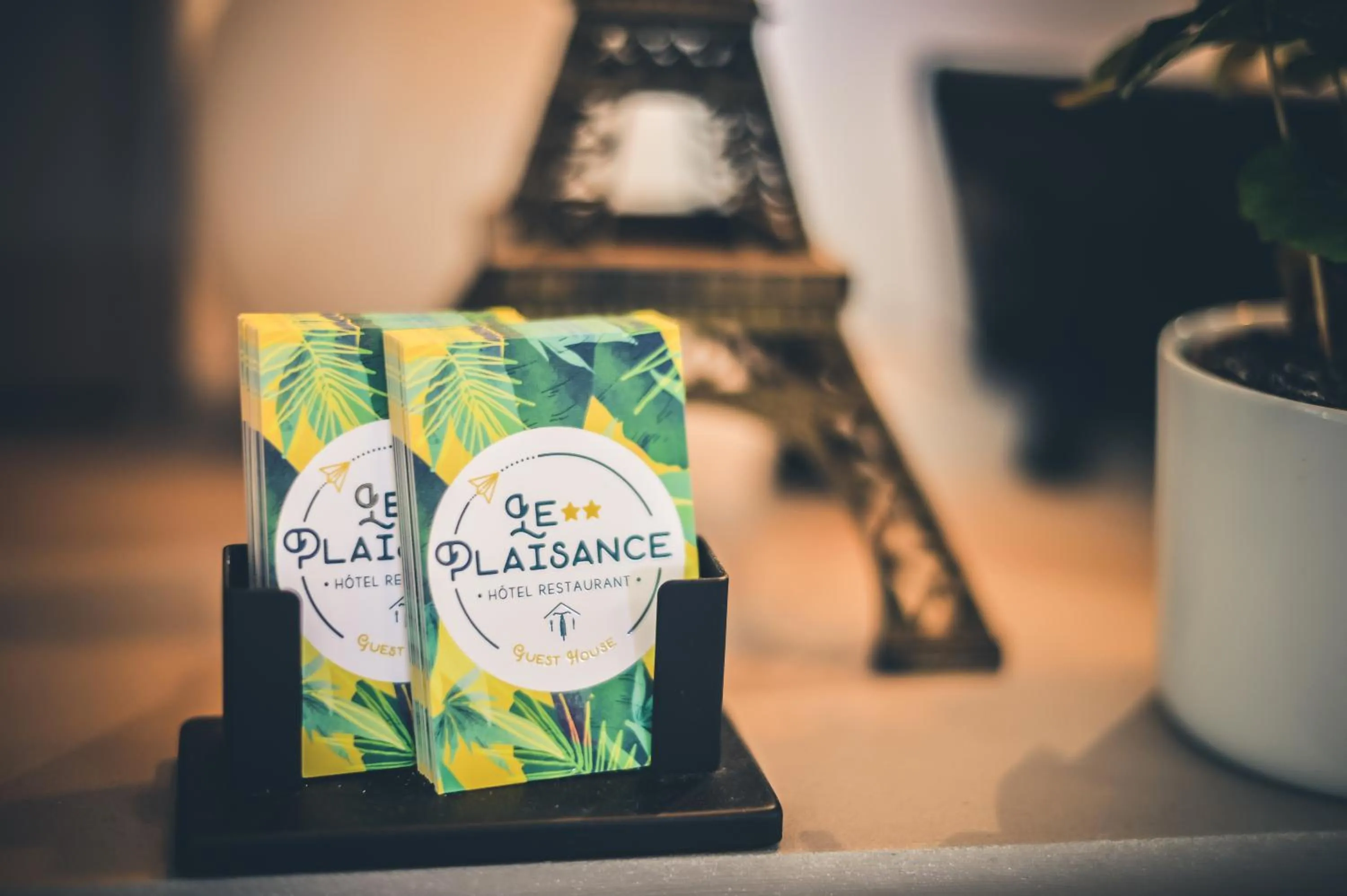 Property logo or sign in Hôtel Le Plaisance