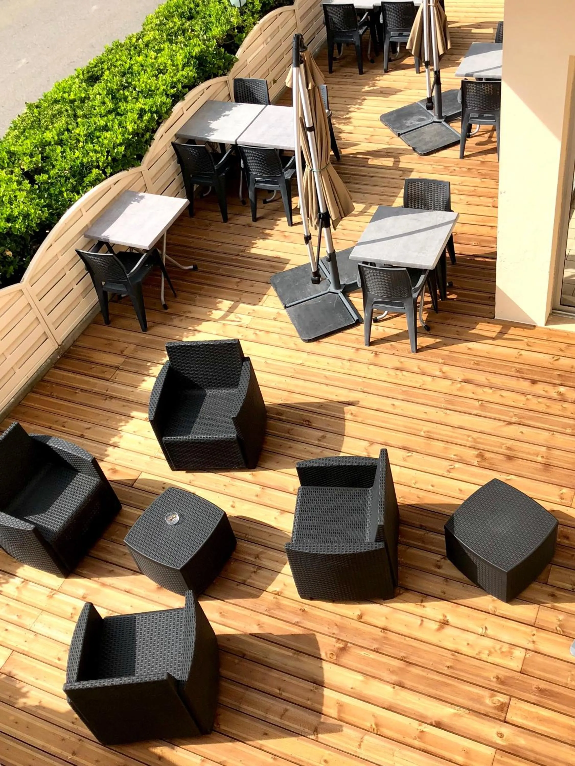 Patio in Hôtel Le Plaisance