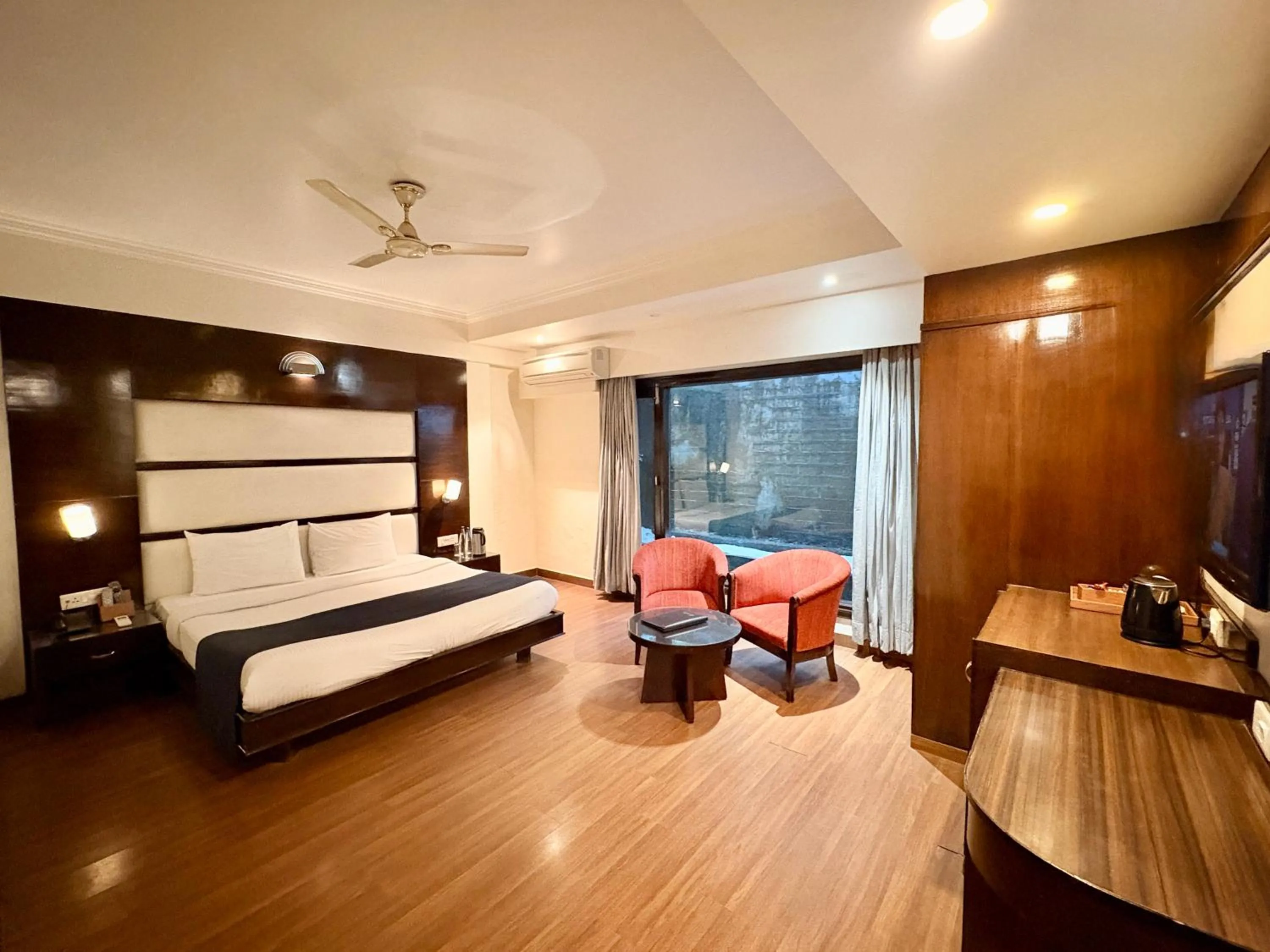 Deluxe Double Room in Indraprastha Resort Dalhousie