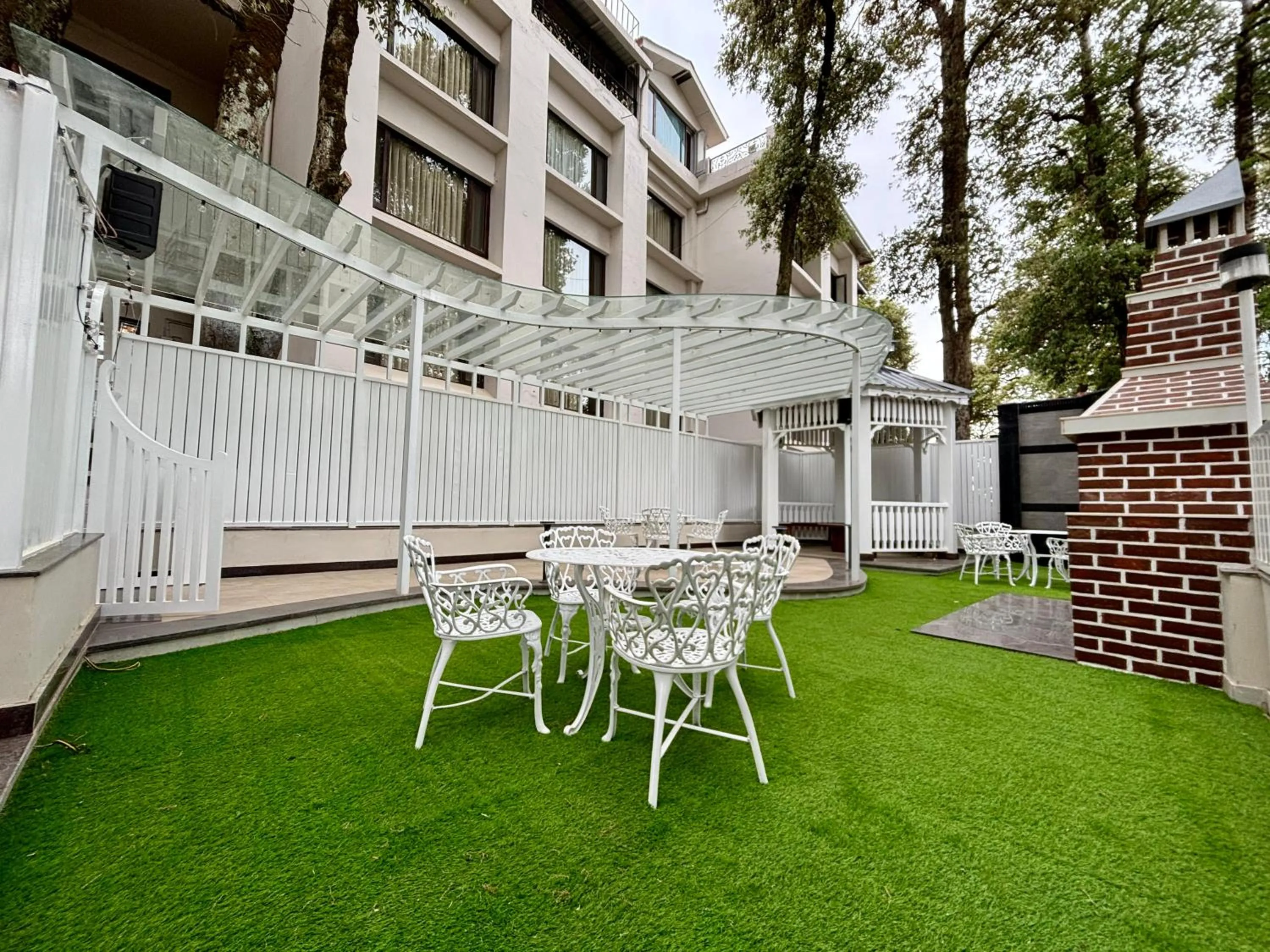 Property building in Indraprastha Resort - Centrally Heated Rooms, with Gym, Games & Spa