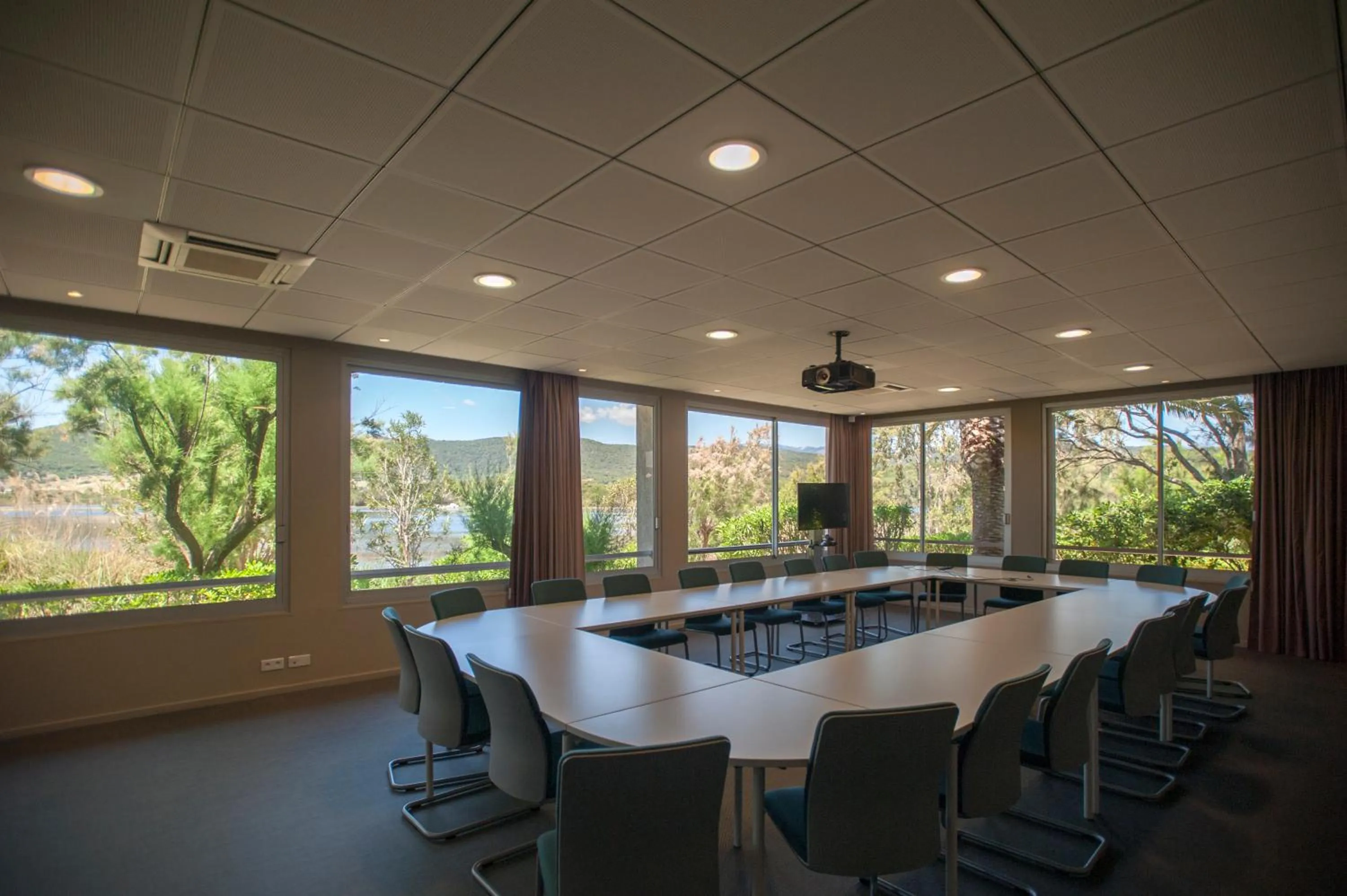 Meeting/conference room in Hôtel & Lodges Moby Dick