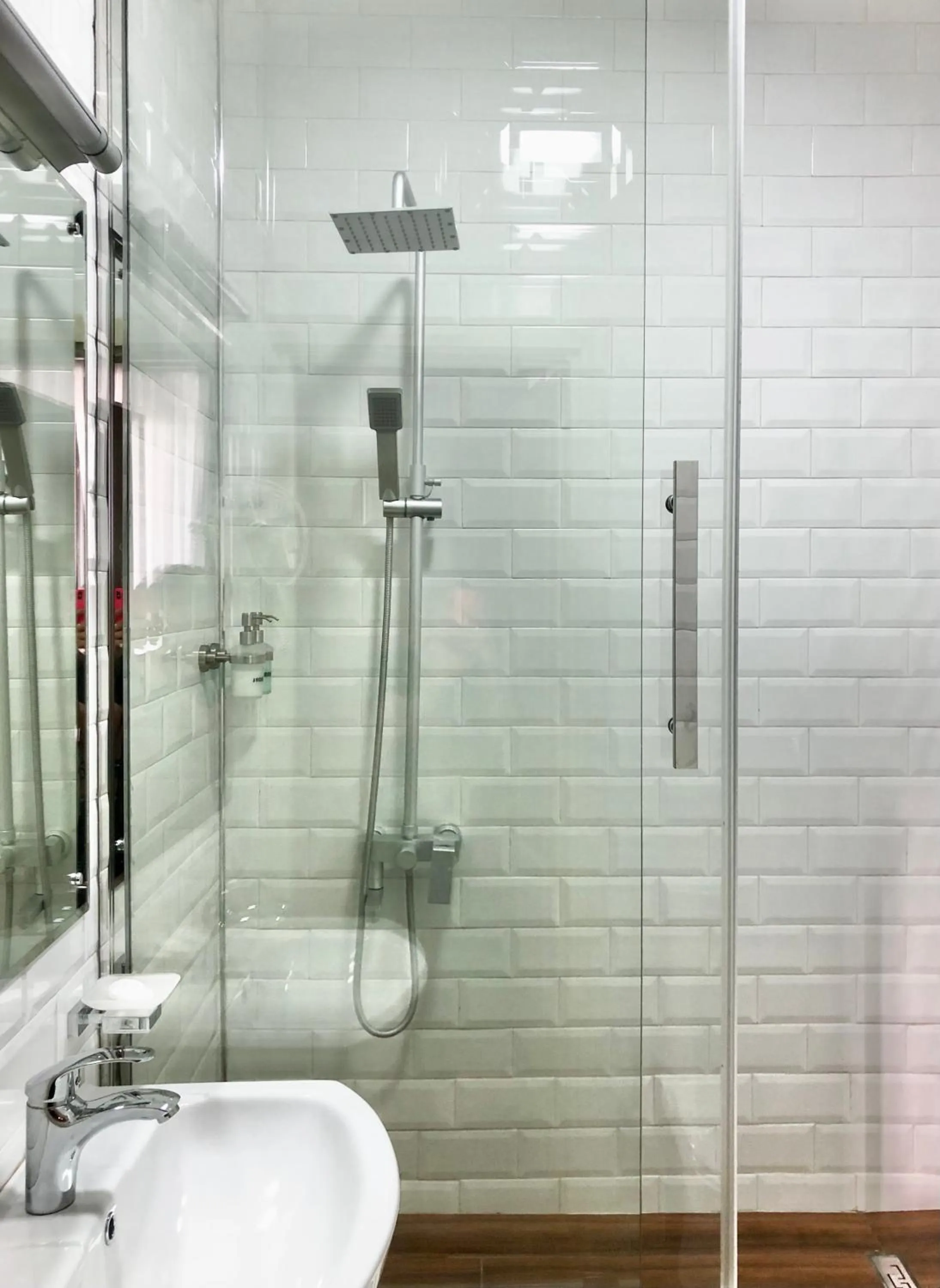 Shower in Hotel 1887