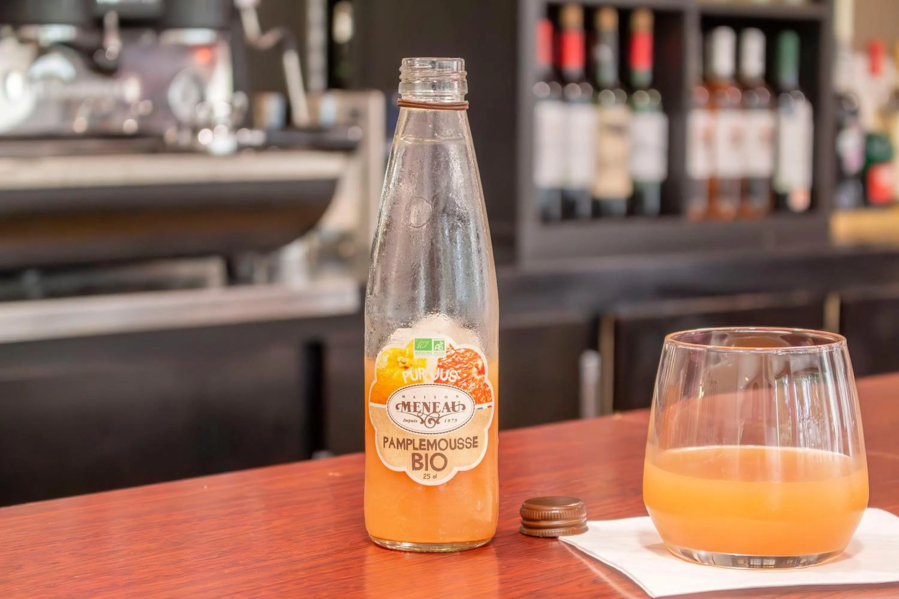 Lounge or bar in Brit Hotel Bordeaux Aéroport - Le Soretel