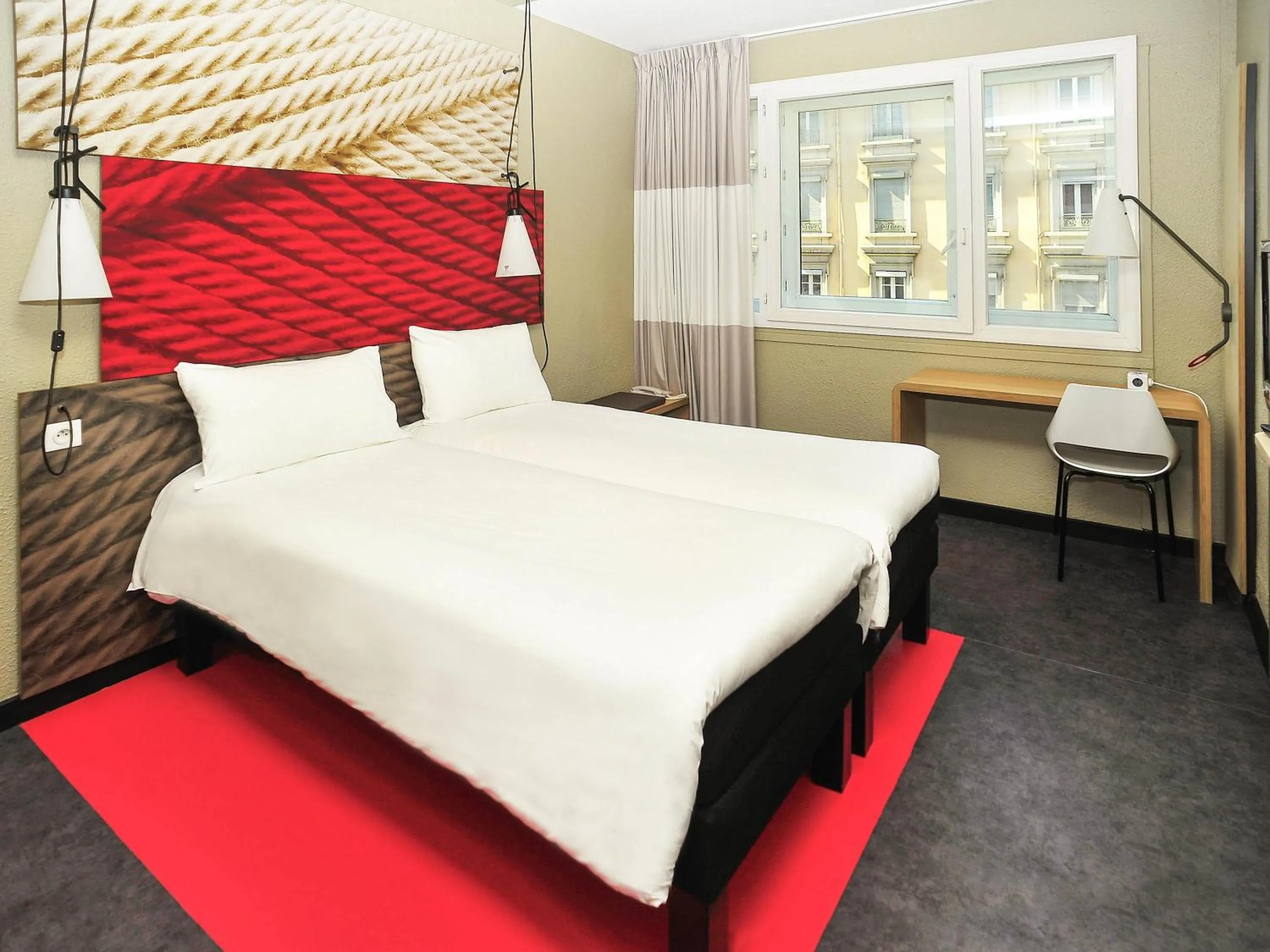 Bedroom, Bed in ibis Lyon Centre