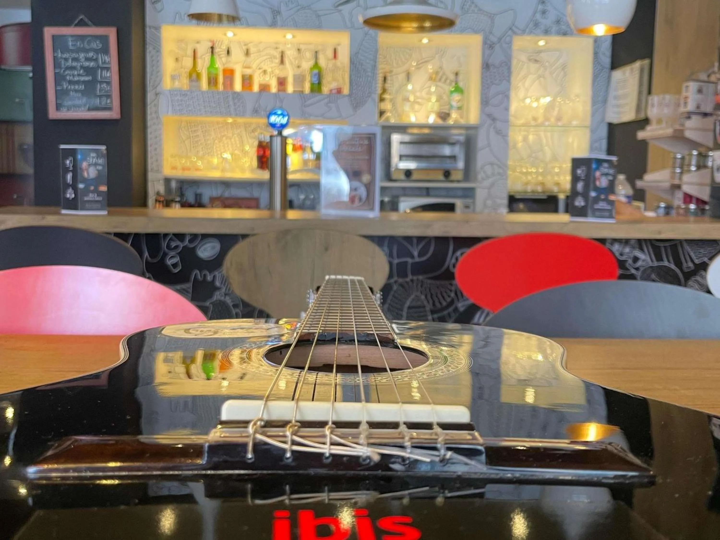 Lounge or bar in ibis Lyon Centre