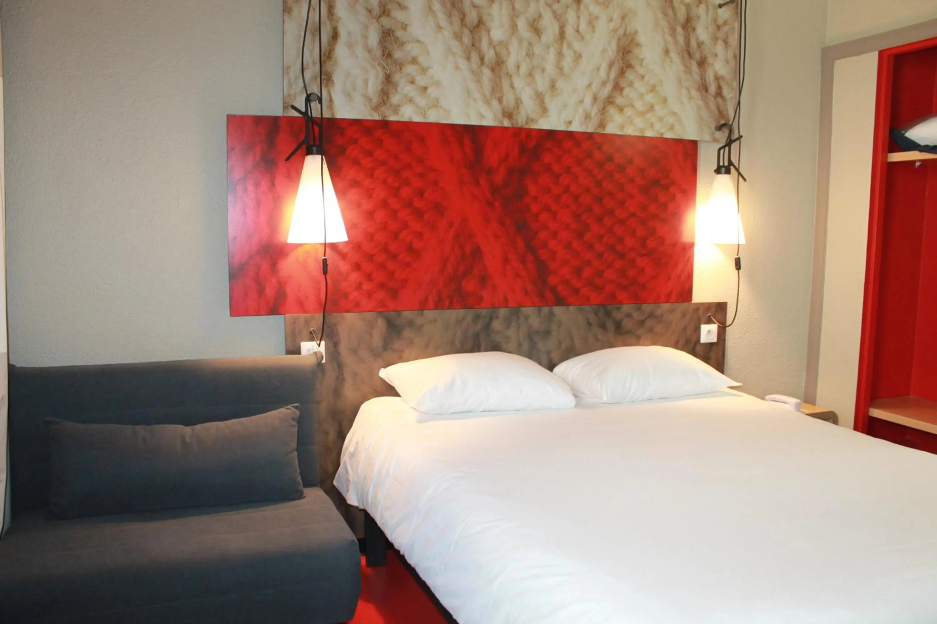 Bed in ibis Lyon Centre