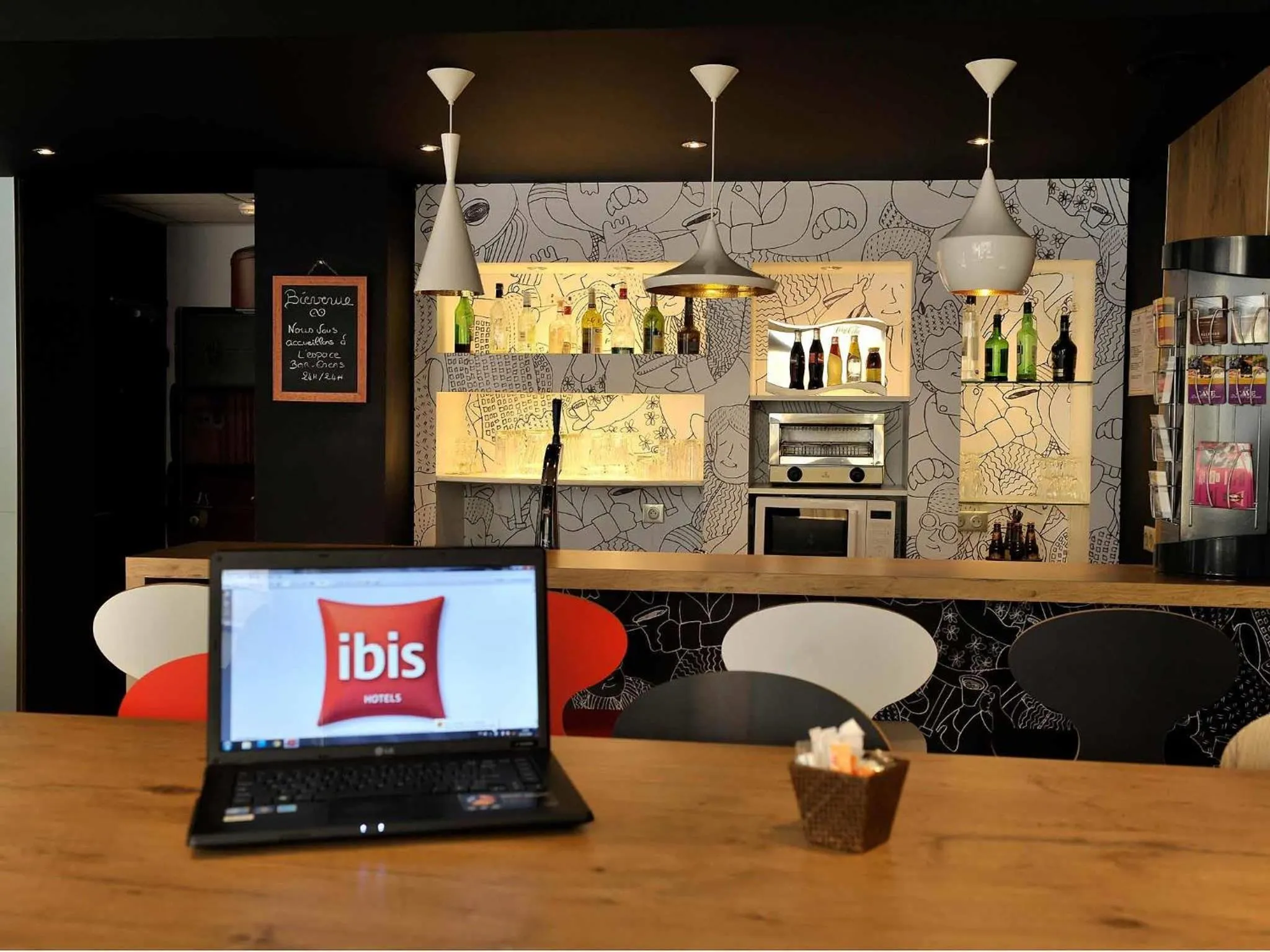 Lounge or bar in ibis Lyon Centre