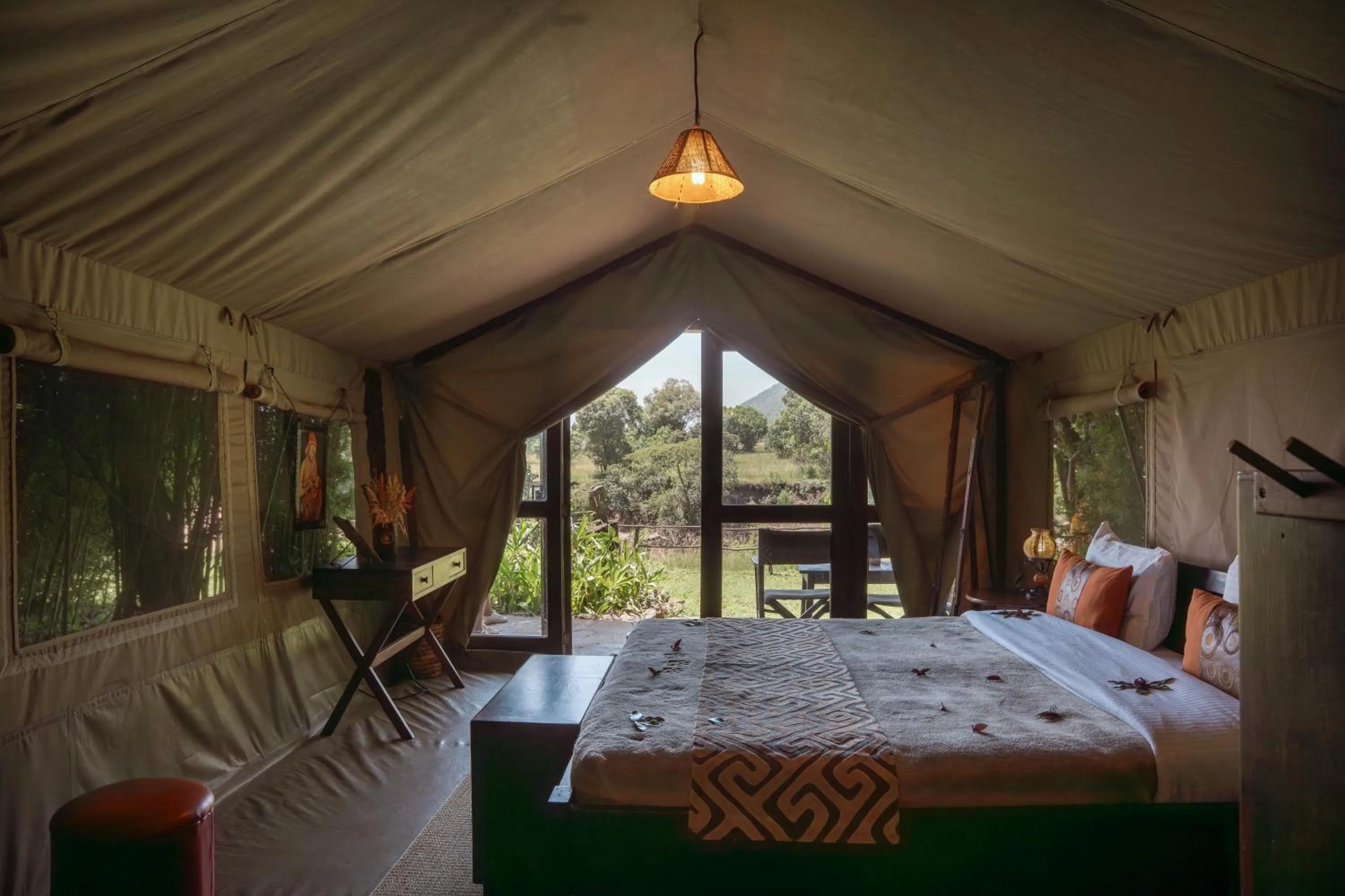 Exploreans Mara River Camp