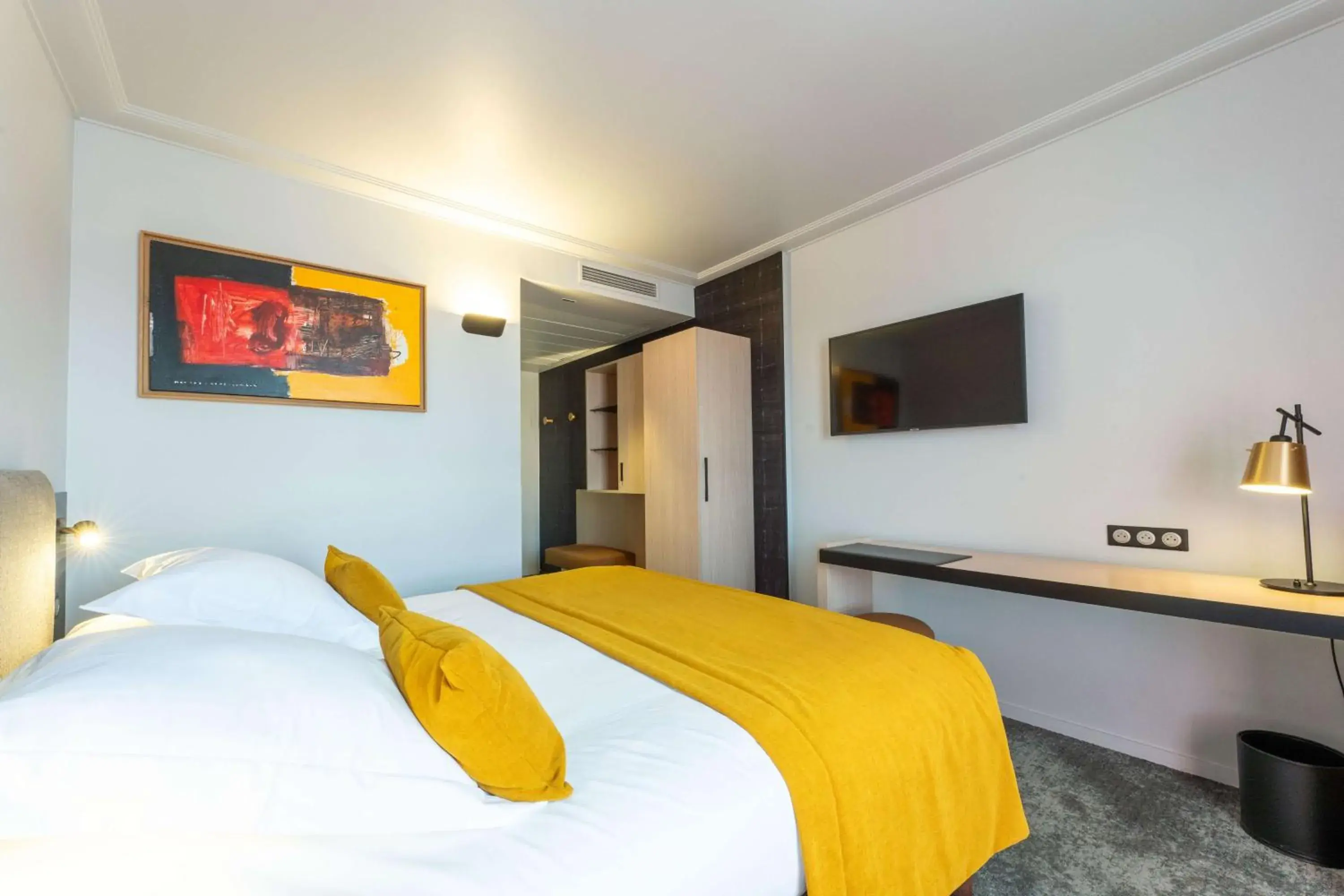 Cozy Double Room in Best Western Premier Le Masq Hotel Cozy Double Room in Best Western Premier Le Masq Hotel