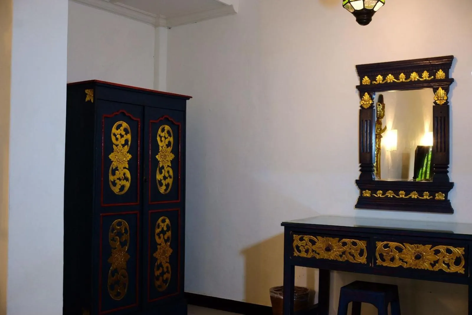 wardrobe in Puri Cendana Resort Bali