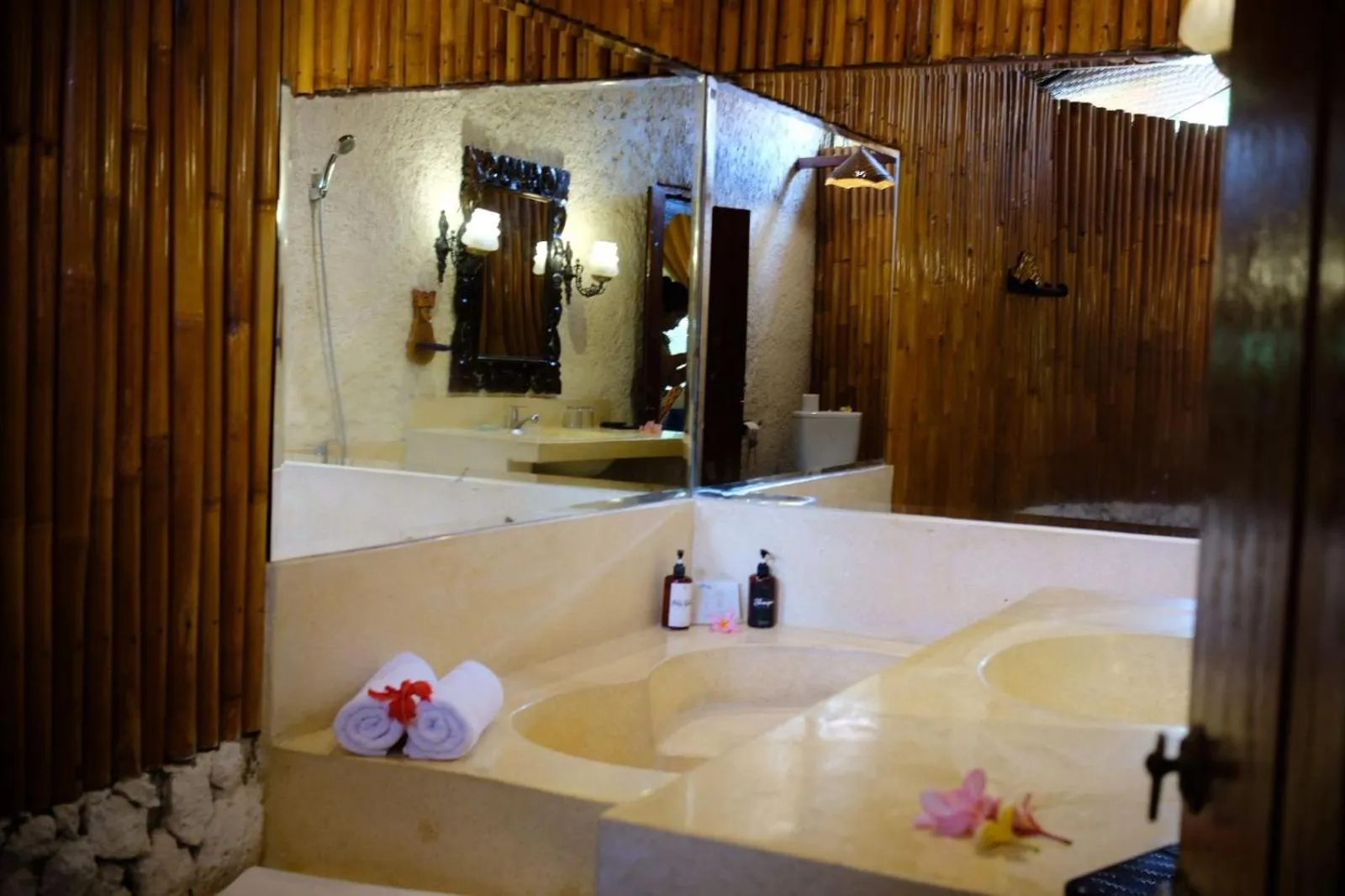 Shower in Puri Cendana Resort Bali