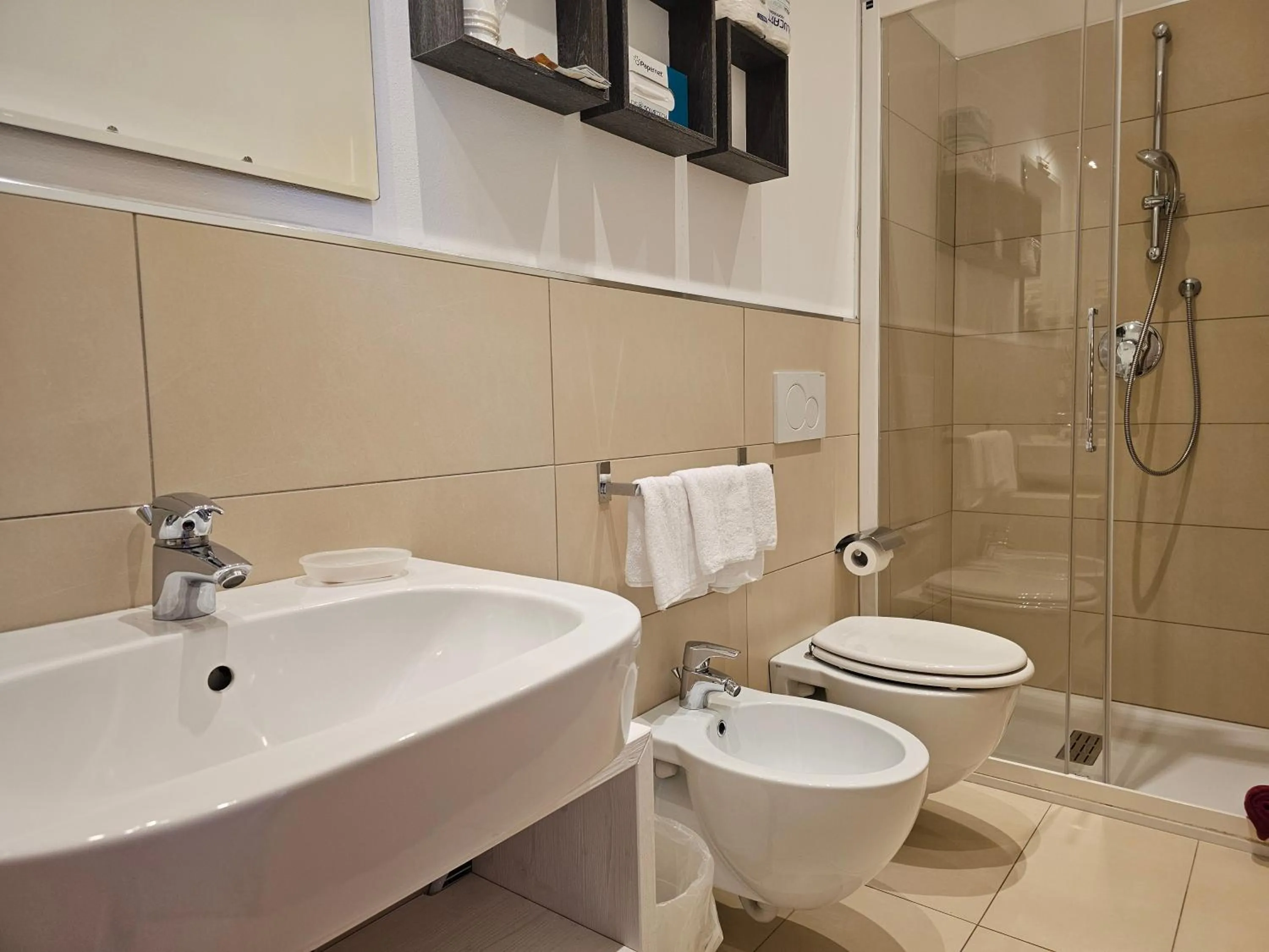 Shower in Garni San Lorenzo