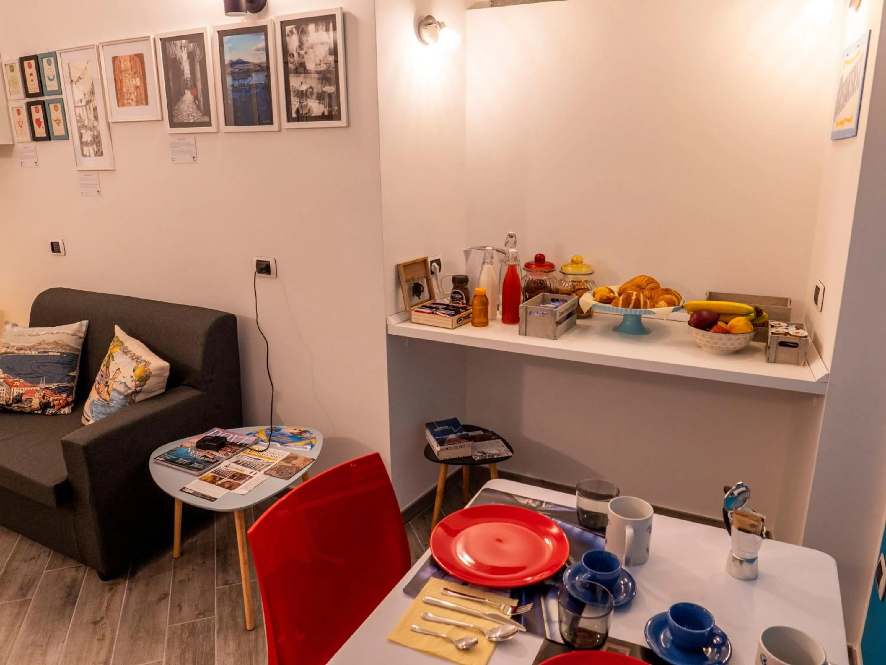 Coffee/tea facilities in B&B Cosmoneapolitan