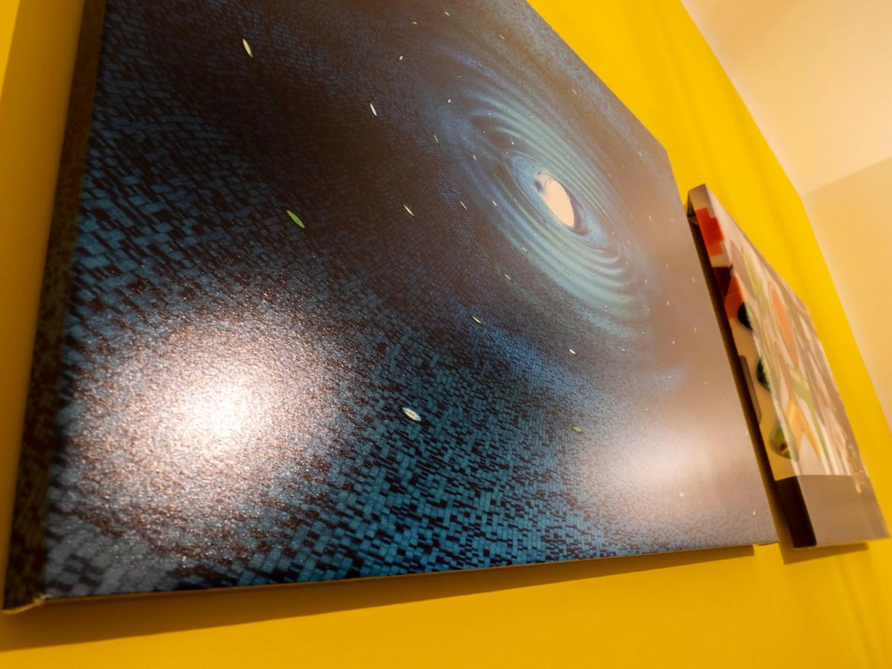 Decorative detail in B&B Cosmoneapolitan