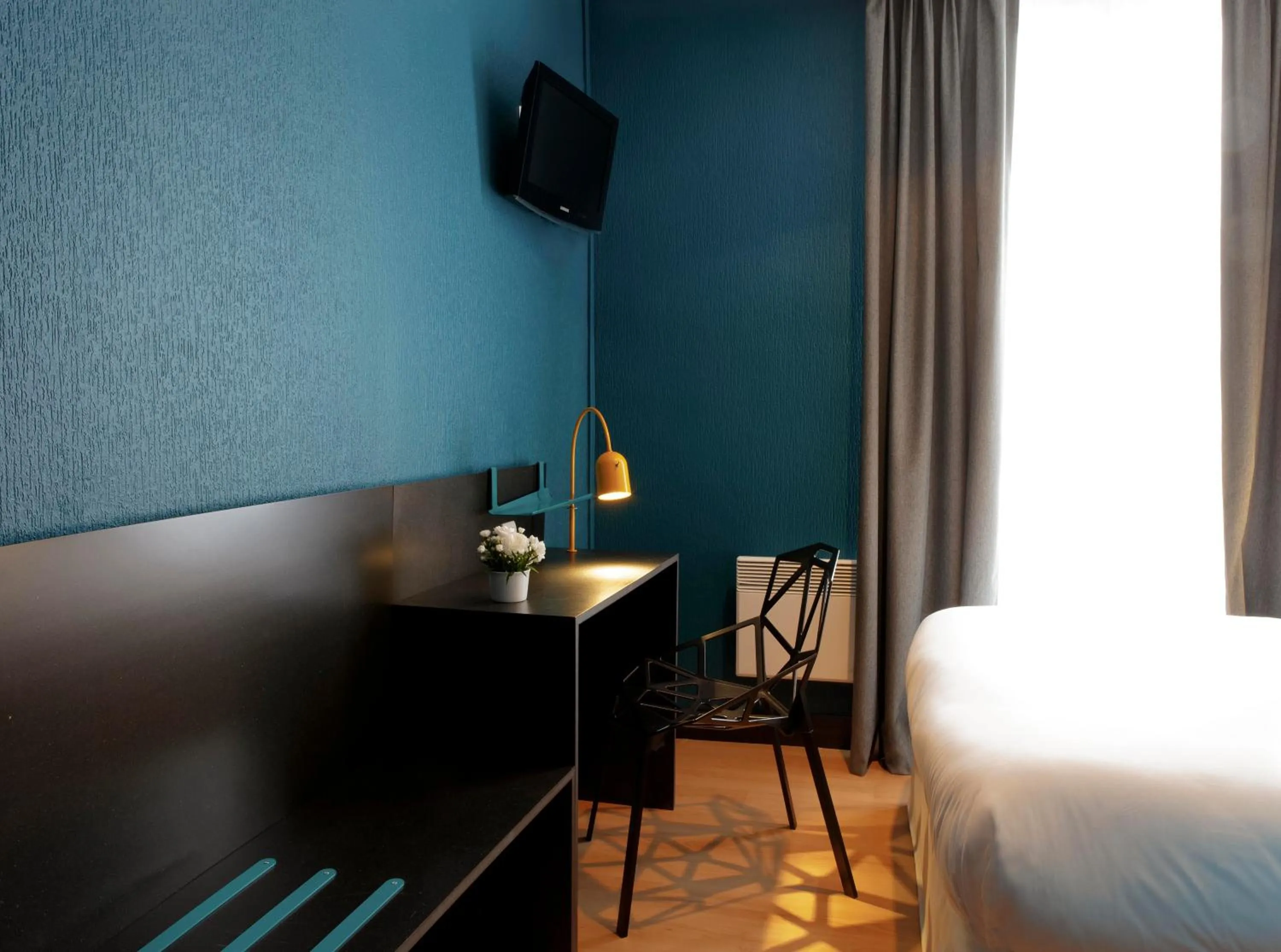 TV and multimedia, Bed in Hotel Daval