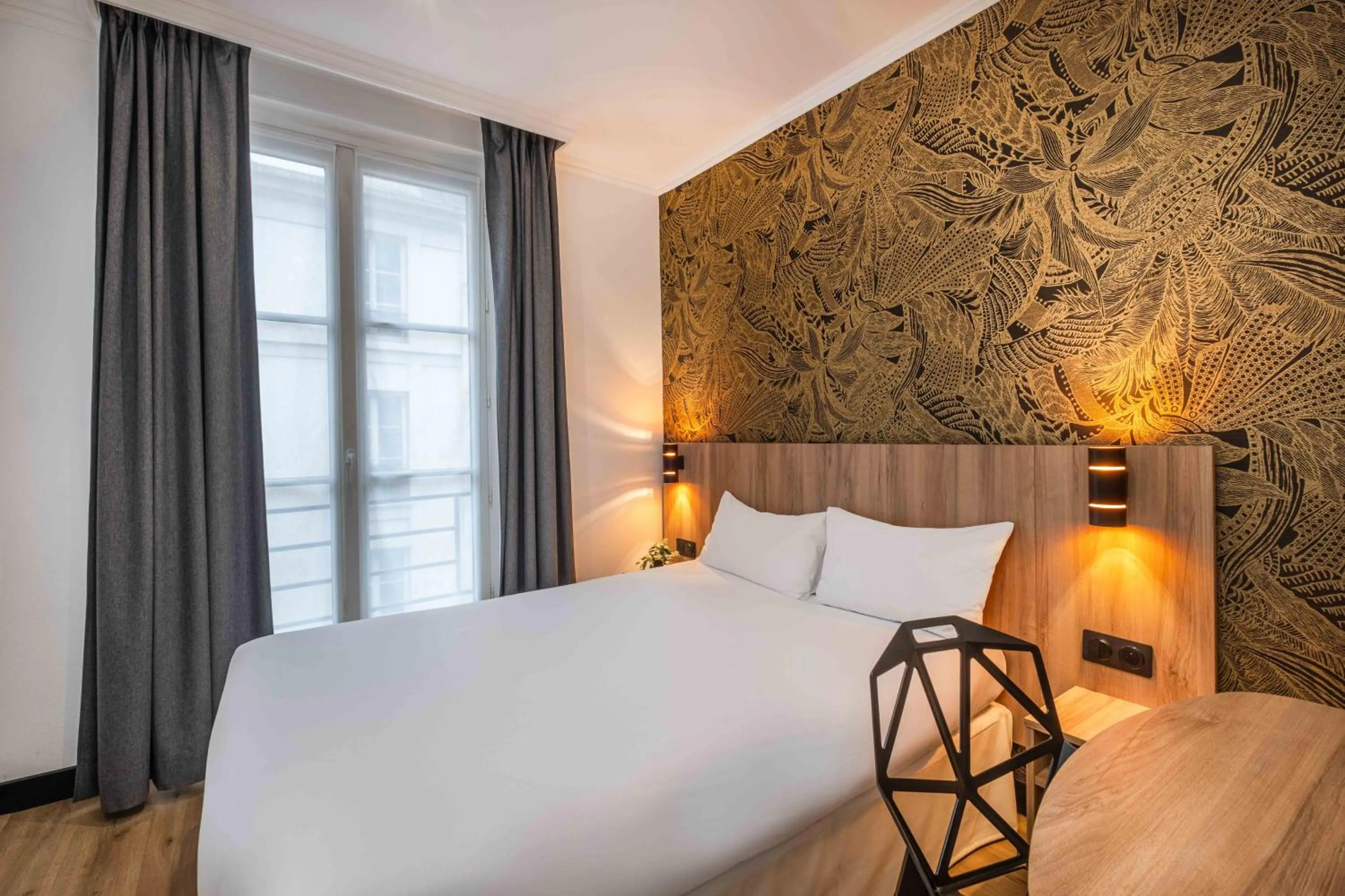 furniture, Bed in Hotel Daval