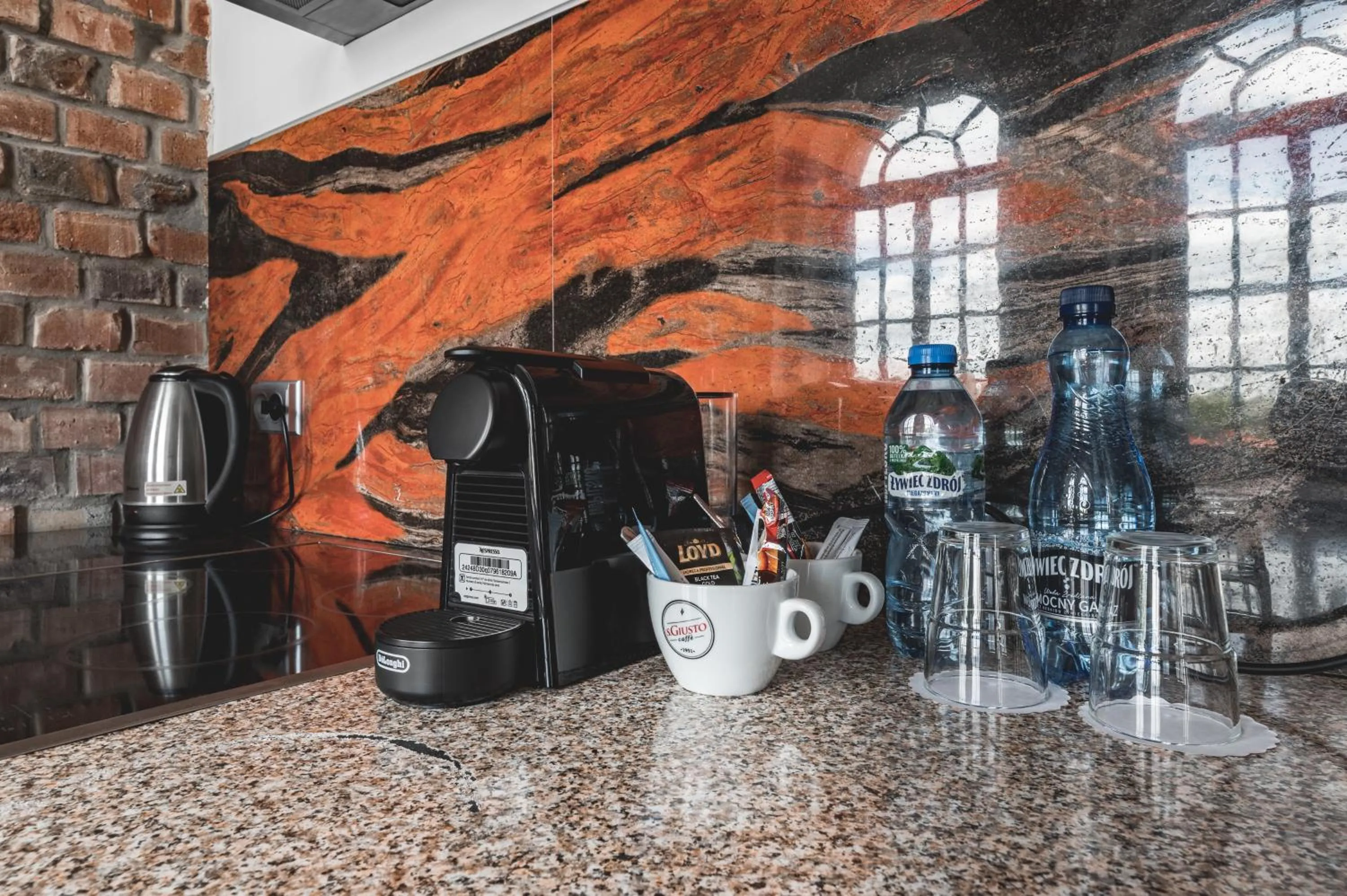 Coffee/tea facilities in Aparthotel Stara Przędzalnia