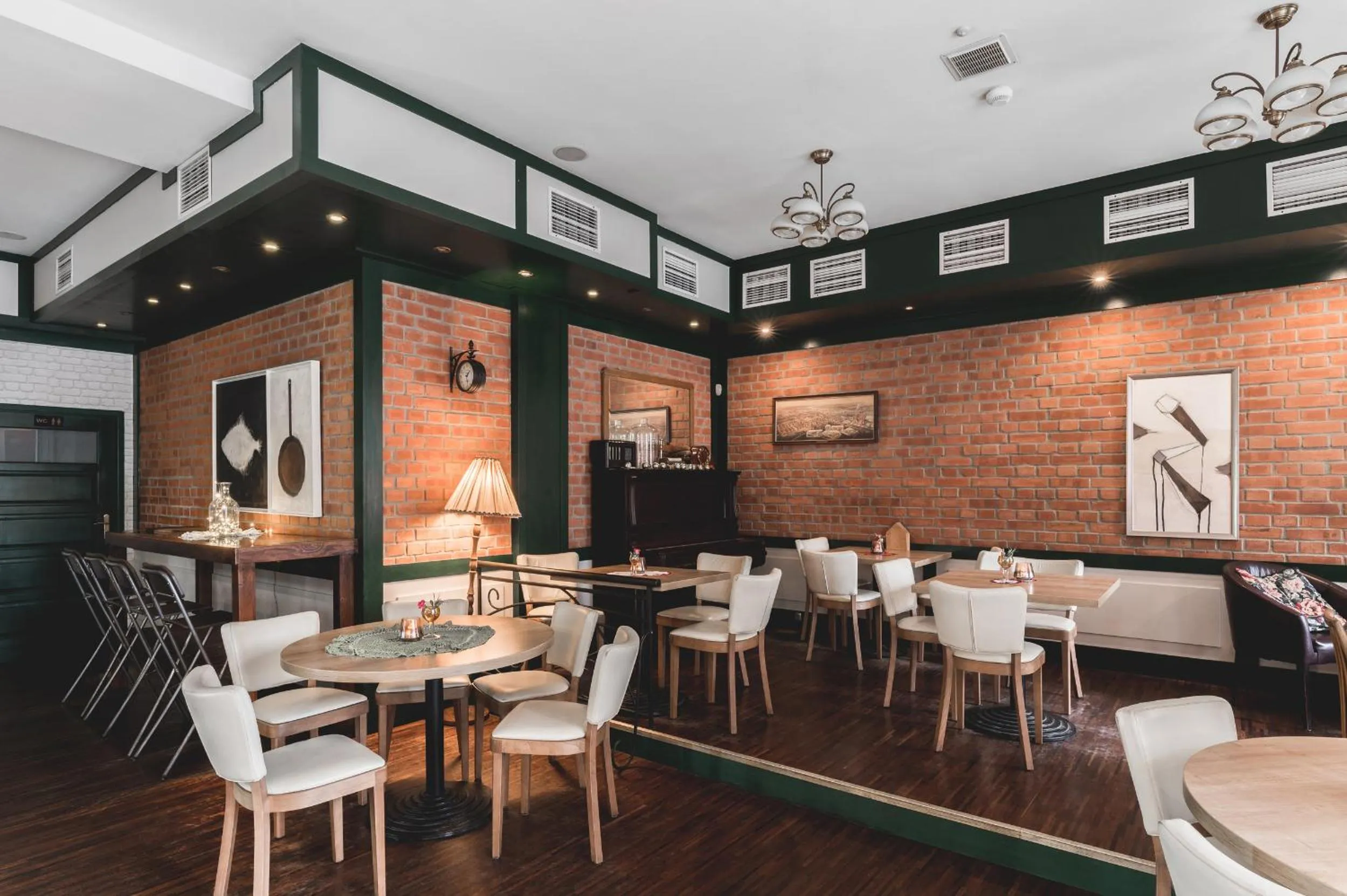 Restaurant/places to eat in Aparthotel Stara Przędzalnia