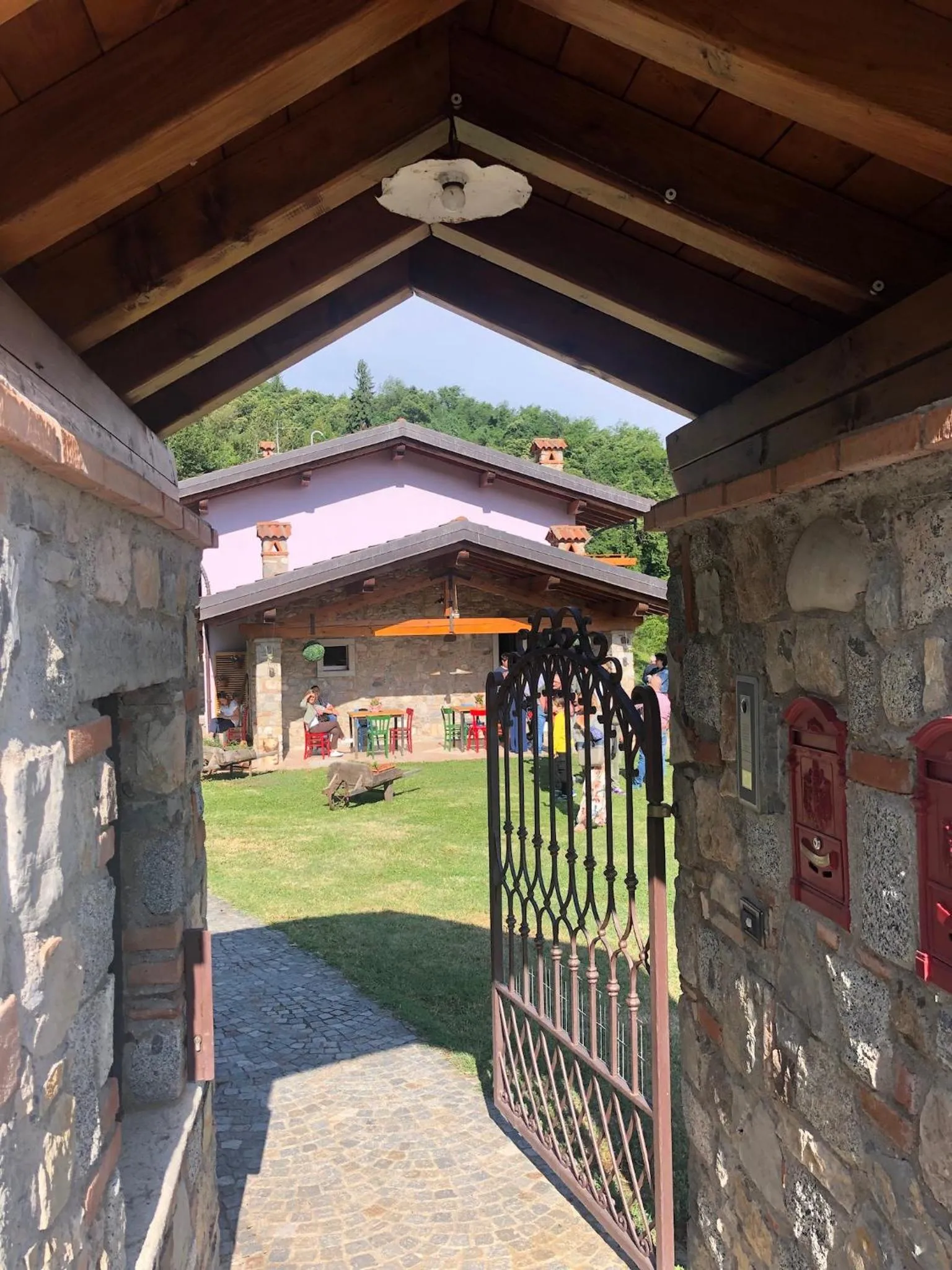Facade/entrance in Alla Vecchia Contrada B&B