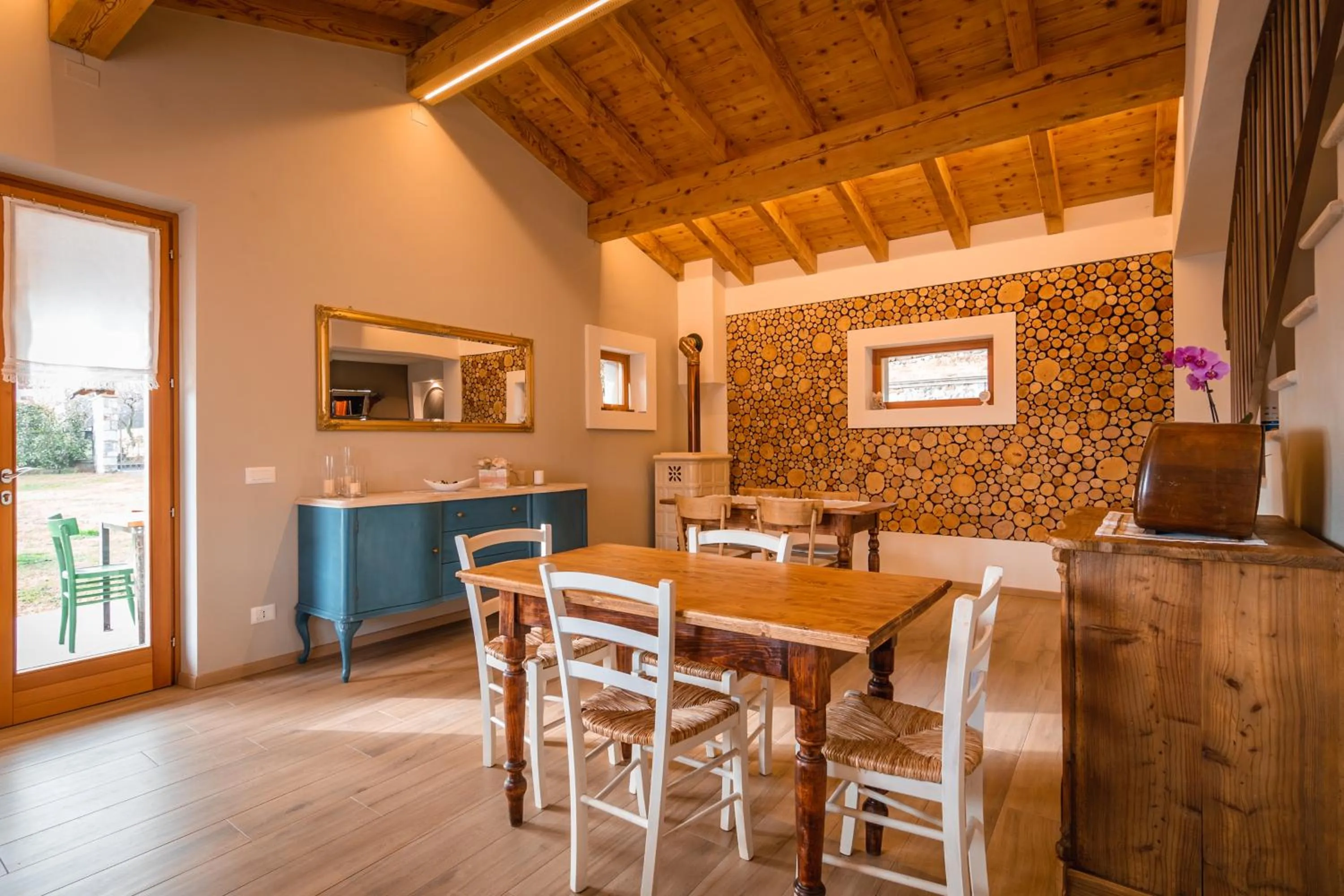 Communal lounge/ TV room in Alla Vecchia Contrada B&B